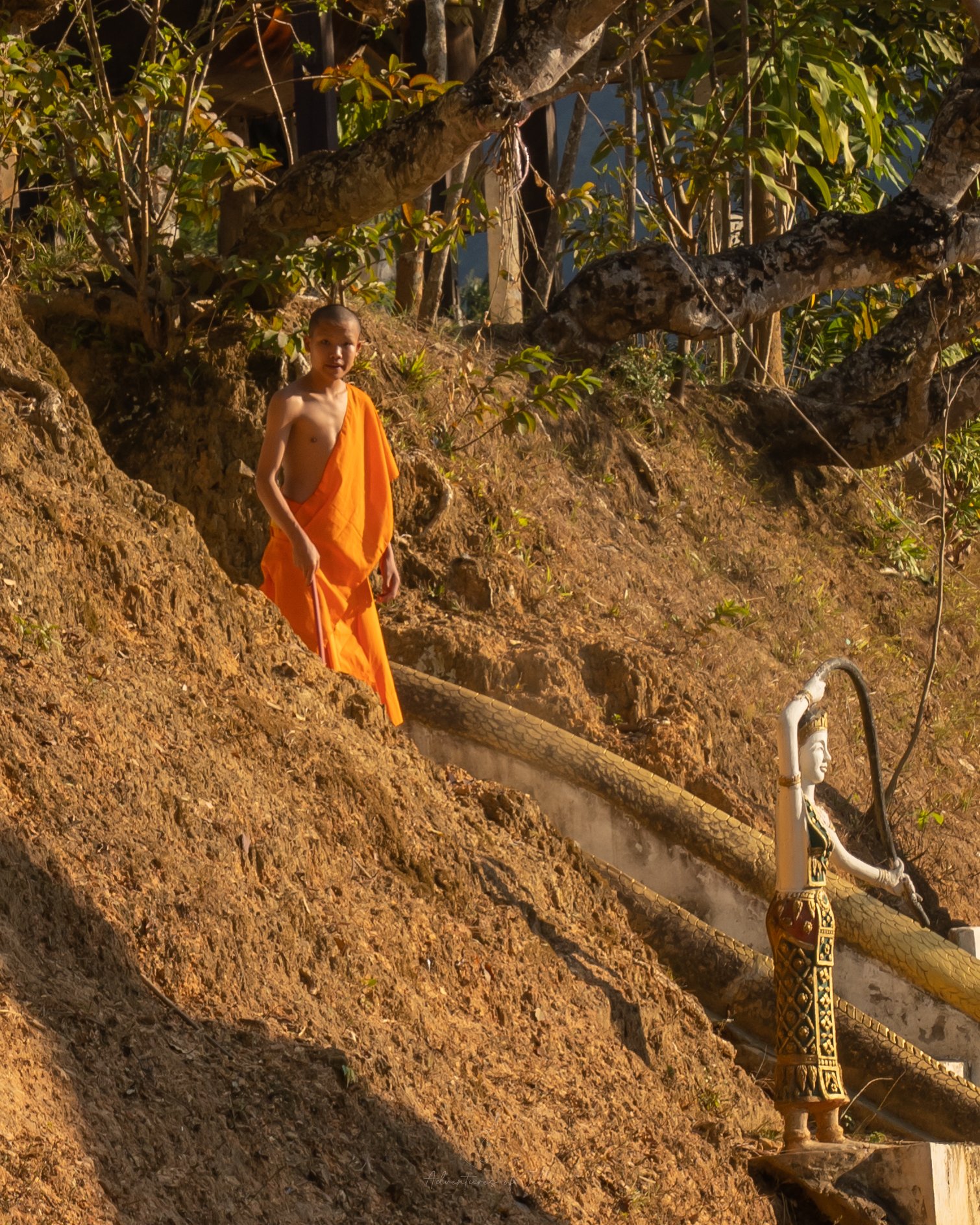 Monk Nong Khiaw.jpg