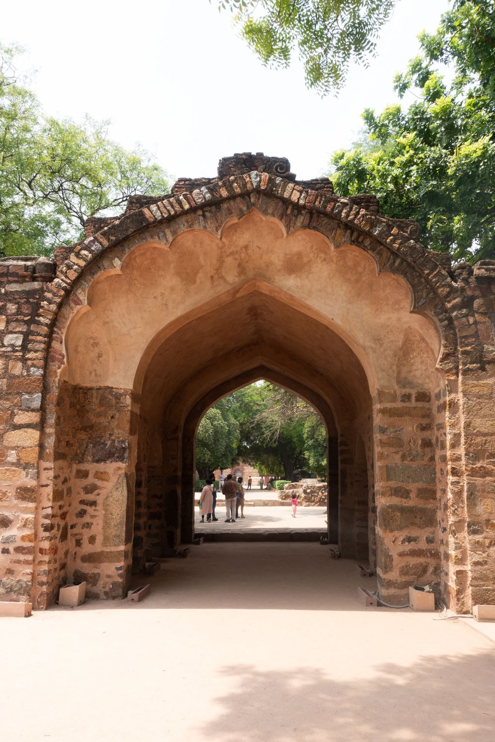 qutb-minar-delhi-entrance-arch.jpg