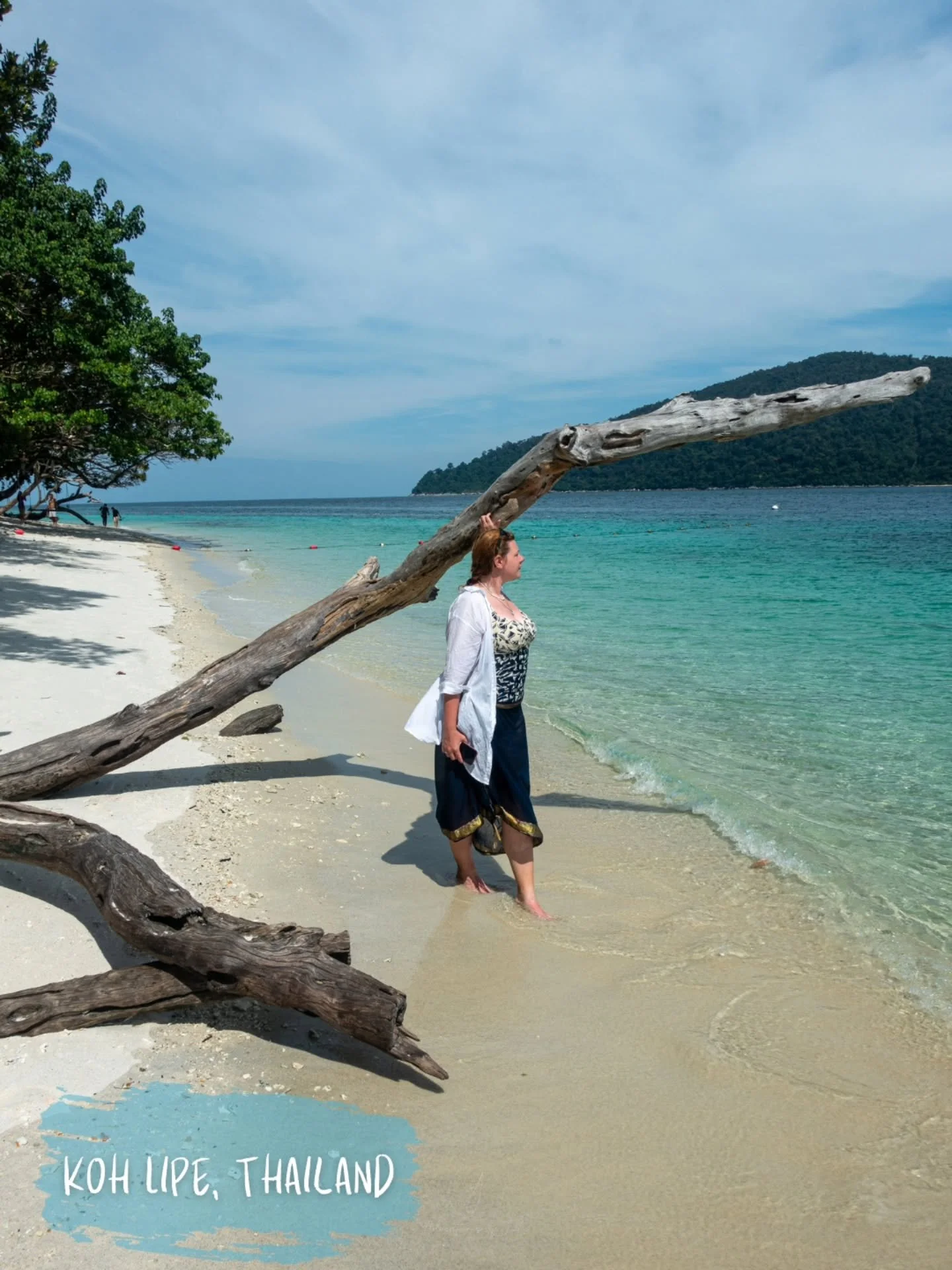 It's crazy to think it has been nearly 3 years since we set foot on the shores of Koh Lipe. 

It was our first Thai island and we instantly fell in love with its hidden coves, white sands and, let's be honest, its beach bars!

We have now been to ove