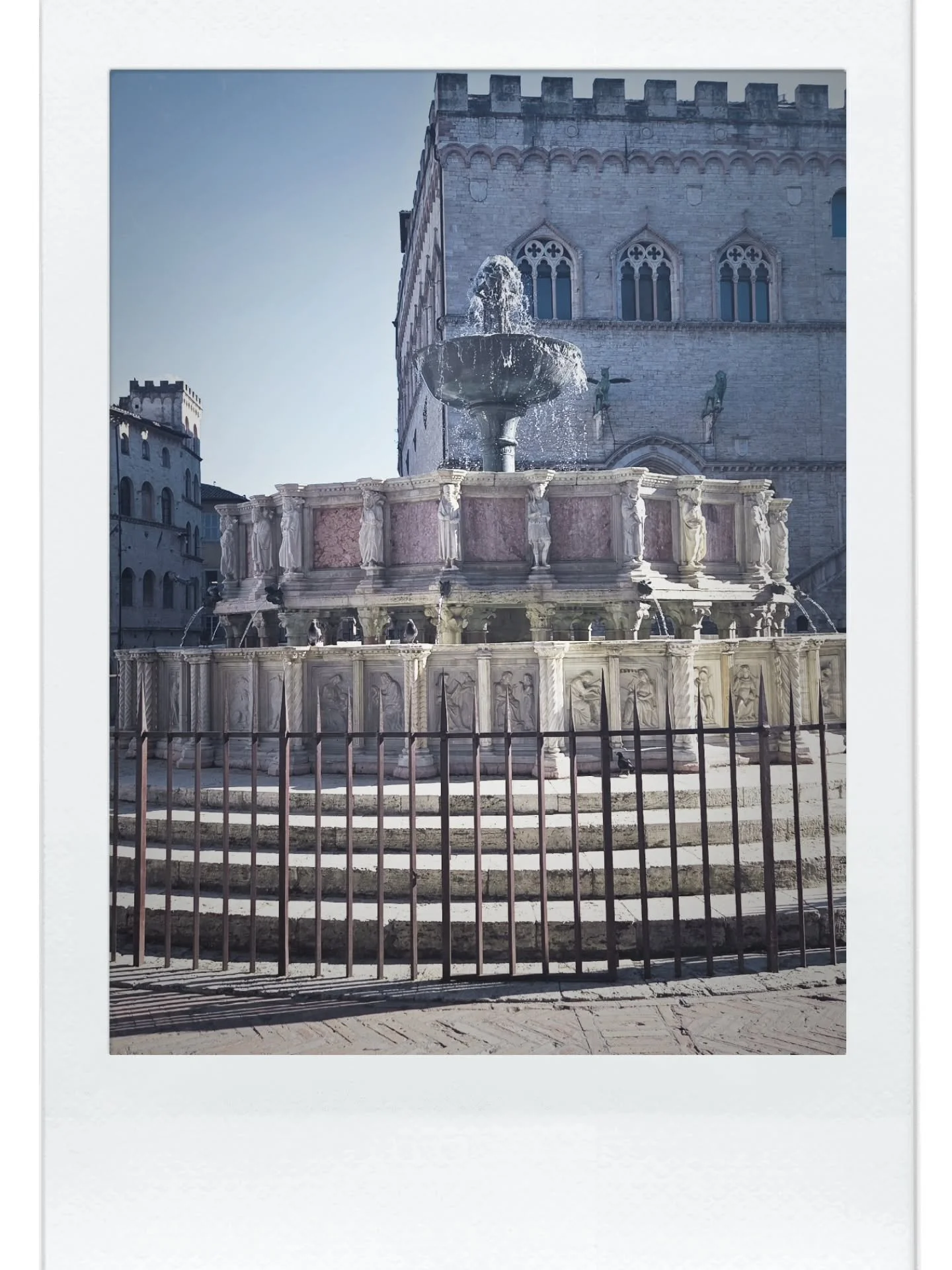 The backstreets of Italy are where the real magic comes alive! 🇮🇹

We&rsquo;re always trying to be less perfectionist so here&rsquo;s a few unscripted moments we caught on the streets of Umbria and Tuscany. 

All captured using the Old Roll app 📸
