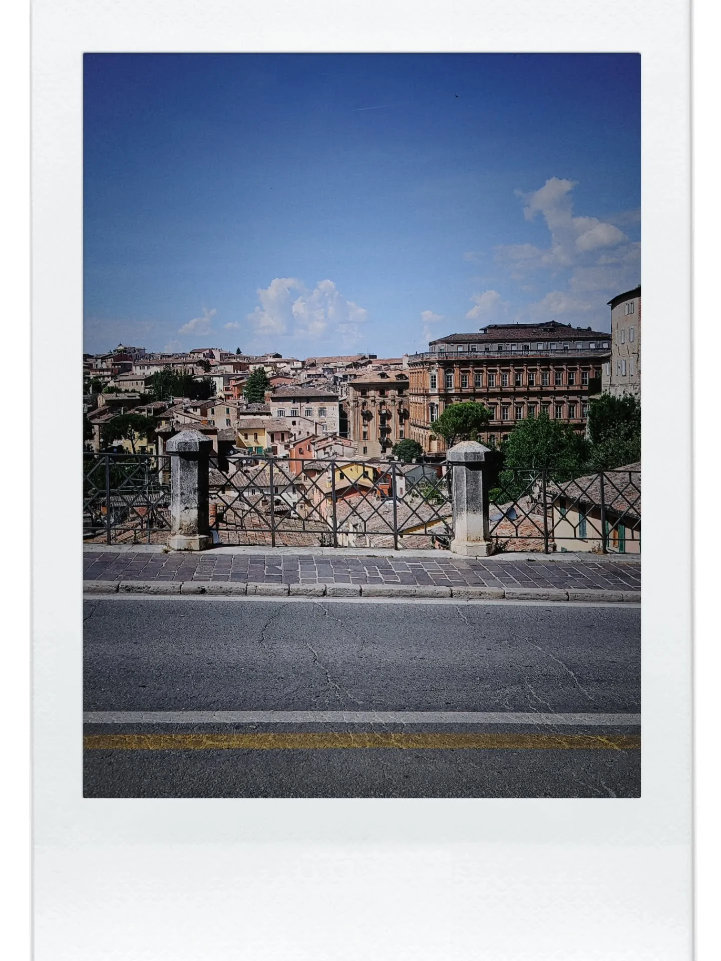 Our final set of Old Roll snaps 📸 all taken on the streets of Umbria and Tuscany 🇮🇹 

Let us know which is your favourite!