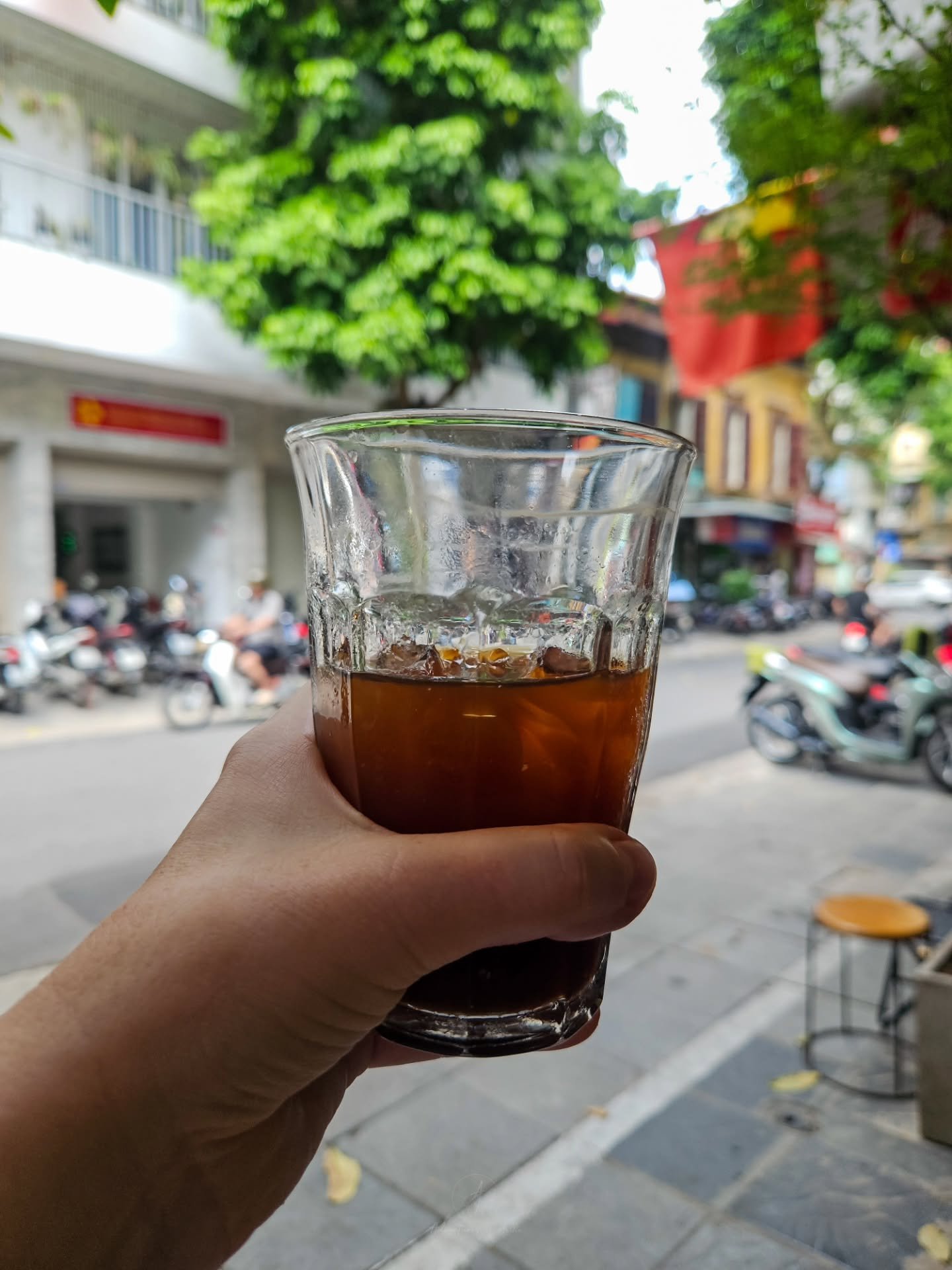 A lazy weekend in the city ✨ beginning with coffee and croissants - the best start to any day! 

Hanoi is absolutely overflowing with coffee shops. Take a walk down almost any street and you can bet that you'll find a great spot to unwind in. 

One o