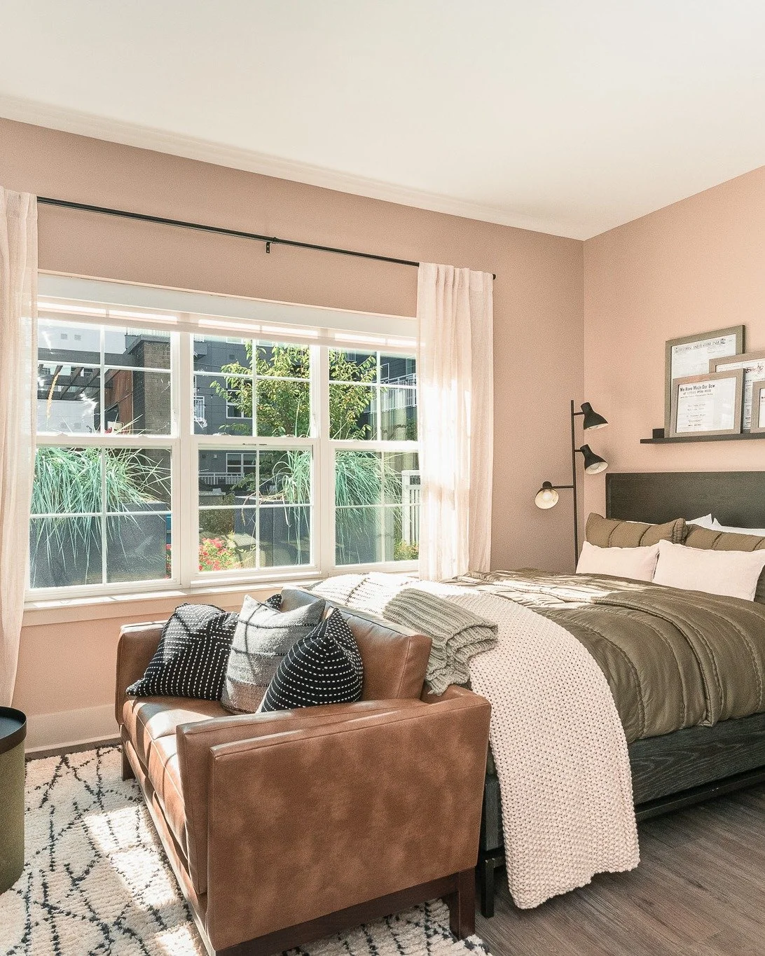 Big style, smart space. This studio is proof that less square footage can still mean more comfort...Studio living done right!
.
.
.
#birch51wash #apartmentliving #conshy #luxuaryapartments #conshohocken #kop #phillyapartments #philadelphia #citylivin