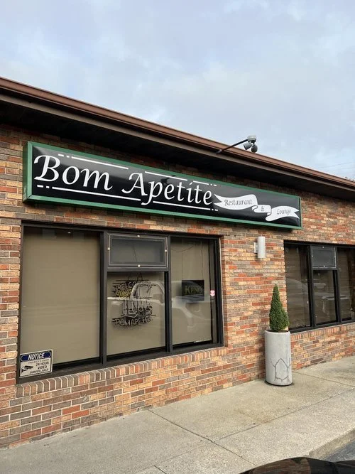 New 16' Lexan Replacement faces with a modernized logo display for the team at Bom Apetite Restaurant.