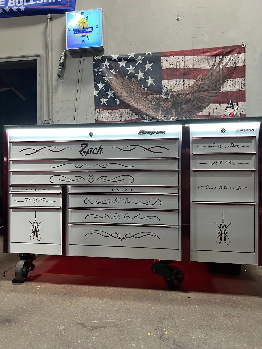 Pinstripe display for a beautiful special edition Snap On toolbox!