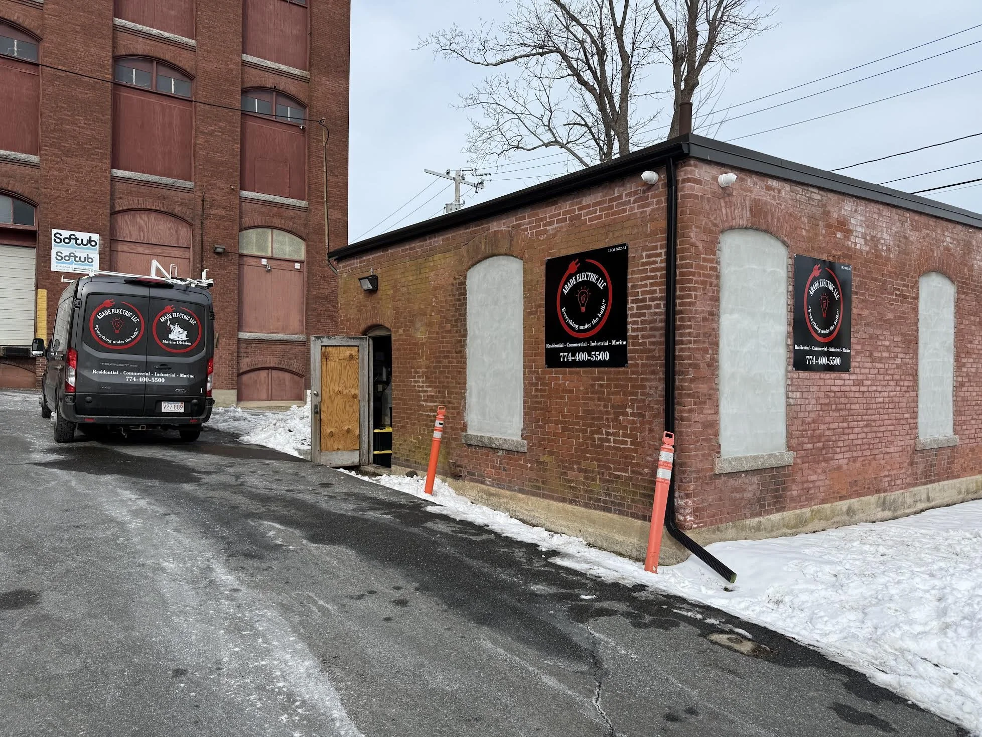2) 3MM Maxmetal Panels Installed for Abade Electric's New Bedford location.