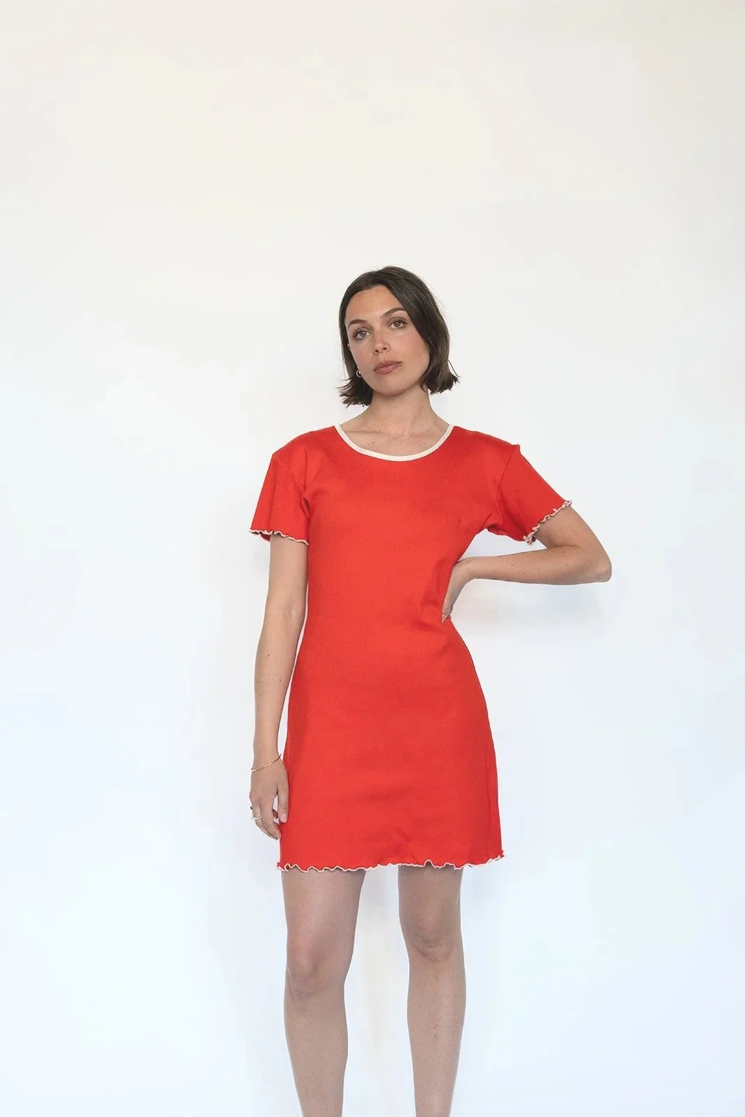 Robe Courte en Jesey Côtelé Rouge