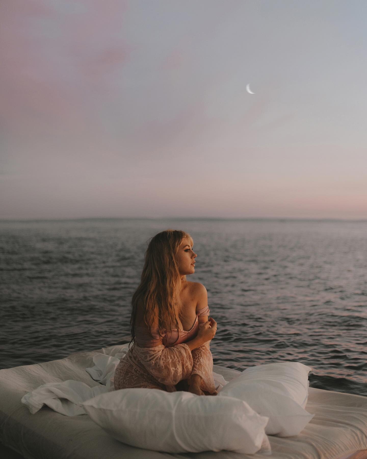 🌊 BED IN THE OCEAN 🌊 

It seemed fitting that my last post before Black Friday was this one, and these vouchers will be under boudoir or couples, but they deserve their own post 🤣

Of all the sessions I&rsquo;ve ever done (and trust me, there have