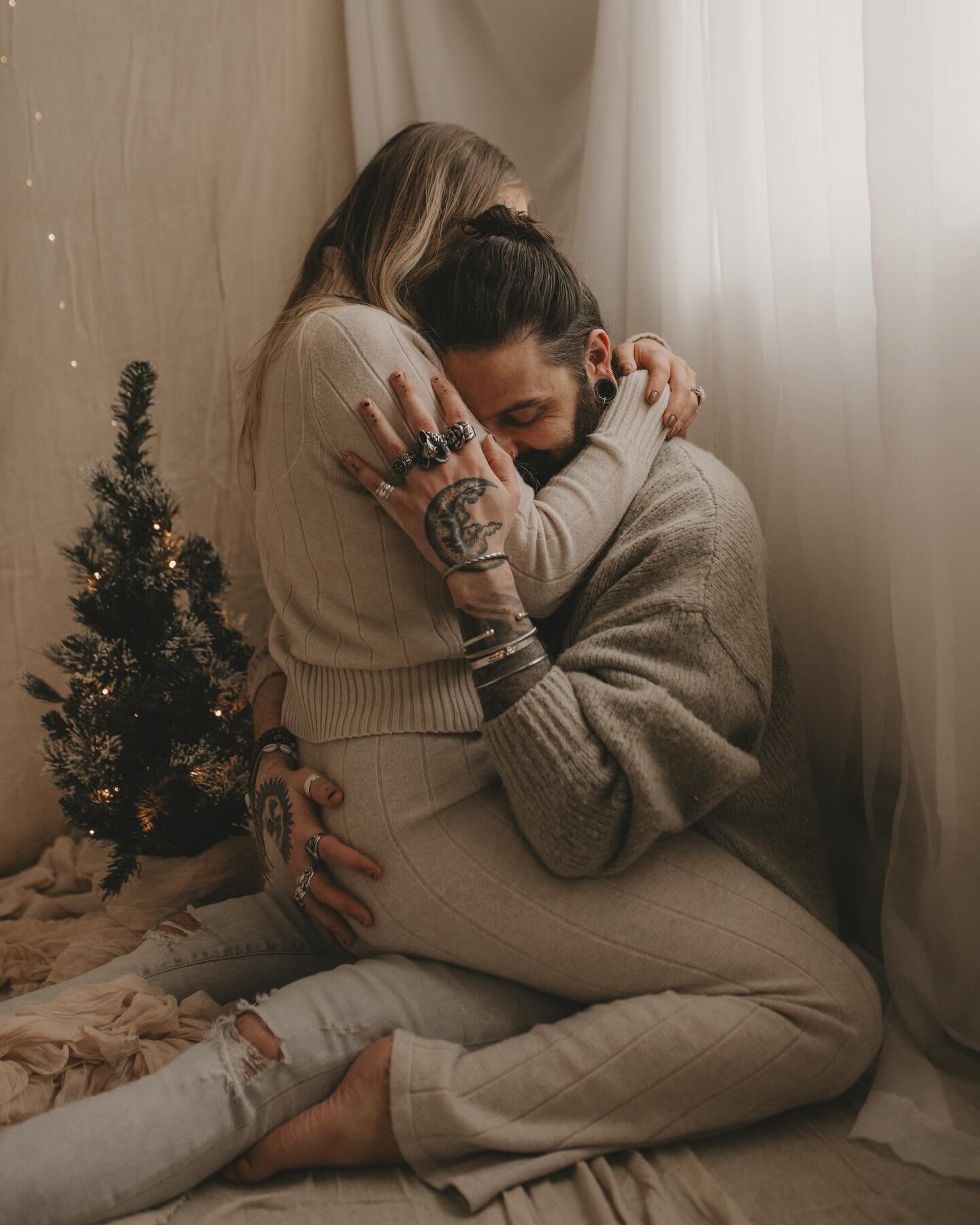 Wishing everyone a Christmas as soft and snuggly as these two 🥰

I&rsquo;ll be spending the day eating all the good honey-roasted things, with comfy clothes and warm hugs and silly music 🎄

Sending love and light to everyone today, and a little ext