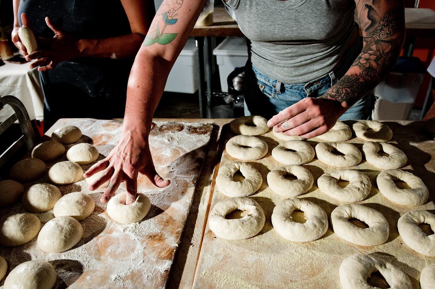 Another summer highlight- getting a peek behind the scenes of the @fantzyebagels early morn women-run bagel operation