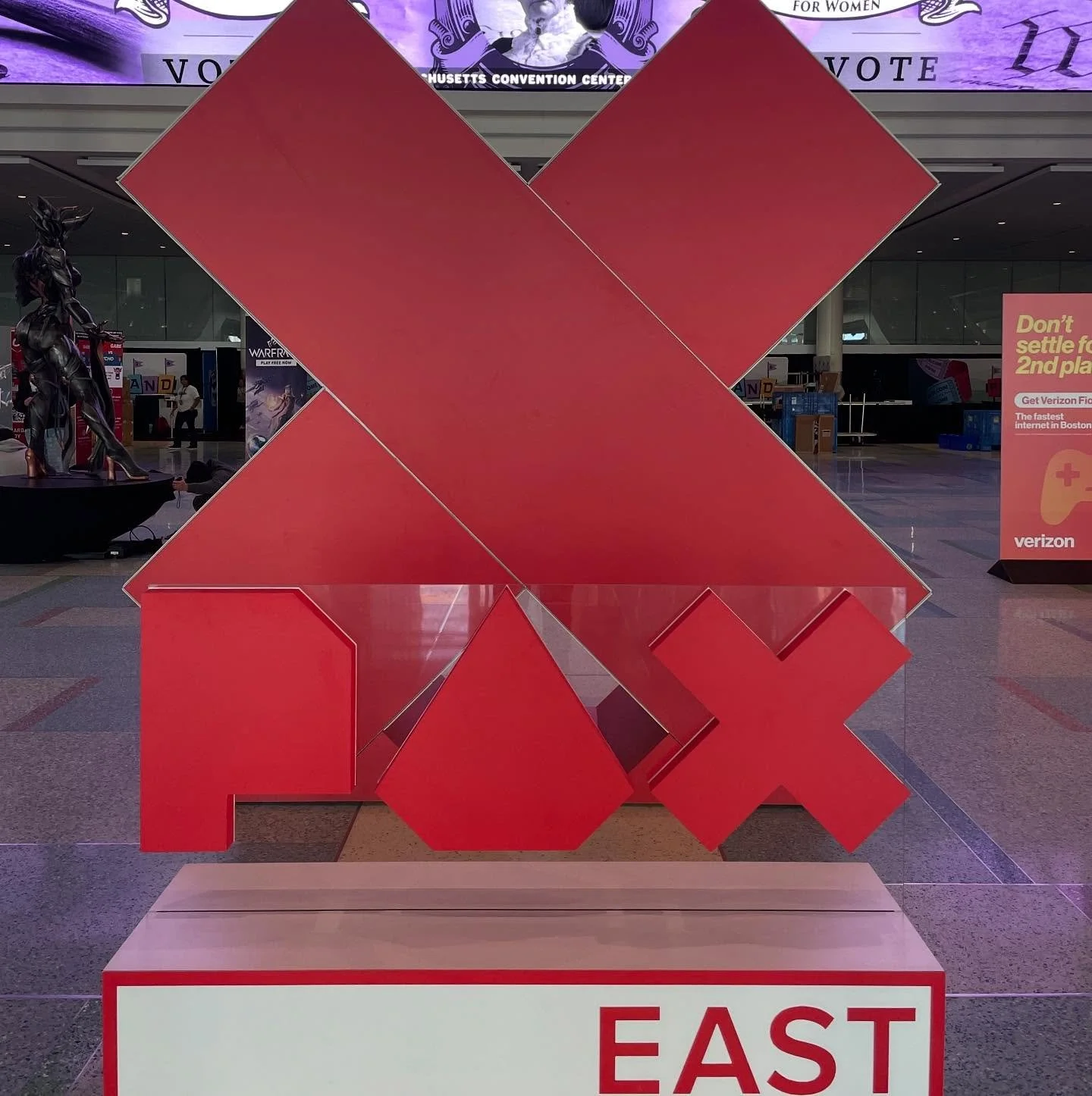 Here in Boston and ready for my first ever @officialpax_ 🎲 it&rsquo;s huge! It&rsquo;s colorful! And it&rsquo;s definitely play-ful-able 🎲 see you tomorrow and all weekend at the Boston Convention Center 🎲
.
.
.
#bandana #bandanastyle #bandanaboar