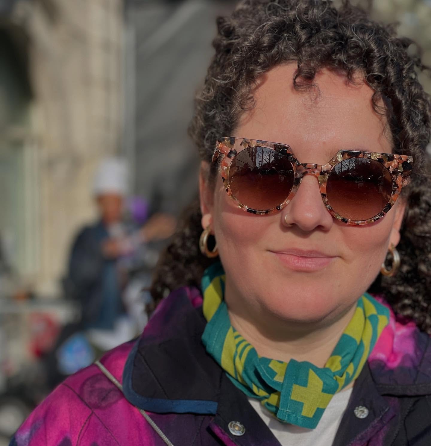 Beautiful friends @cynthiavanis in beautiful bandanas 💚💙🖤🤎 BACKGAMMON BANDANAS are HERE! 💙 play your favorites any where, and time 💙
.
.
.
.
#bandana #bandanastyle #bandanaboardgame #backgammon #boardgame #playgames #travelgames #fourrabbit