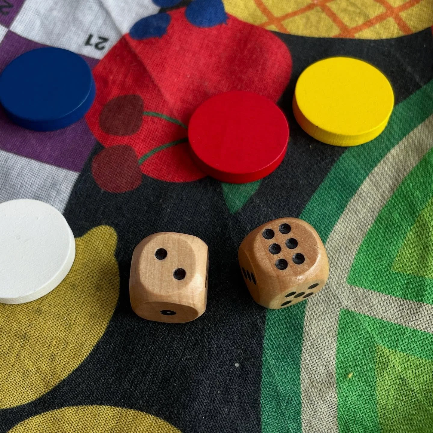 Find me this weekend at @momaps1 with @fadmarket this Saturday from 10-6p. 🌞 this will be my only in person market until the fall. 🌞 Grab a bandana for your summer vacation 🌞 see you soon 🌞
.
.
.
#summervacation #roadtrip #bandana #bandanastyle #