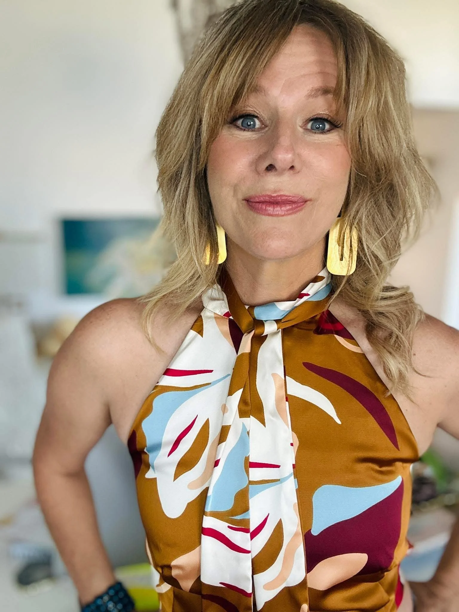 Midlife blow up to glow up

Midlife is about redefining your identity~your brain is literally rewiring itself to have more of your attention on YOU. 

It's about your brilliance unleashing to the world 

It's about integrating and alchemizing all of 