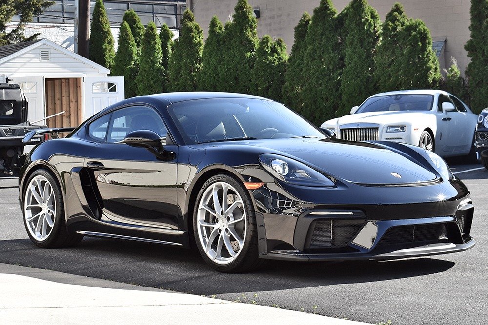 Used-2020-Porsche-718-Cayman-GT4-1604962397.JPG