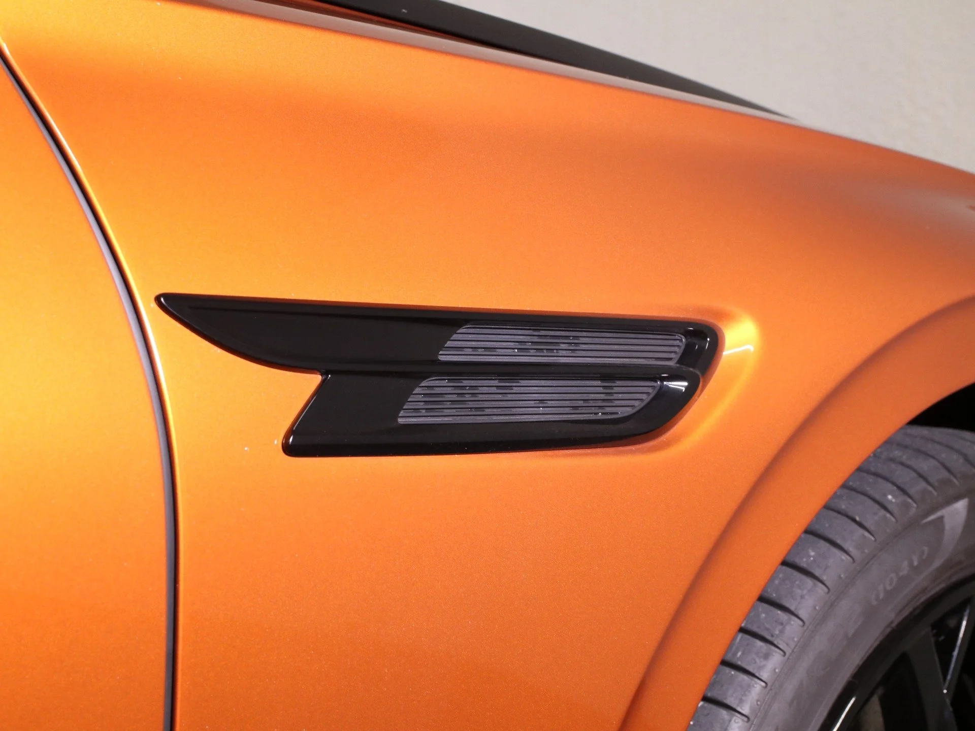 New-2024-Bentley-Flying-Spur-S-1732874371-10.jpg