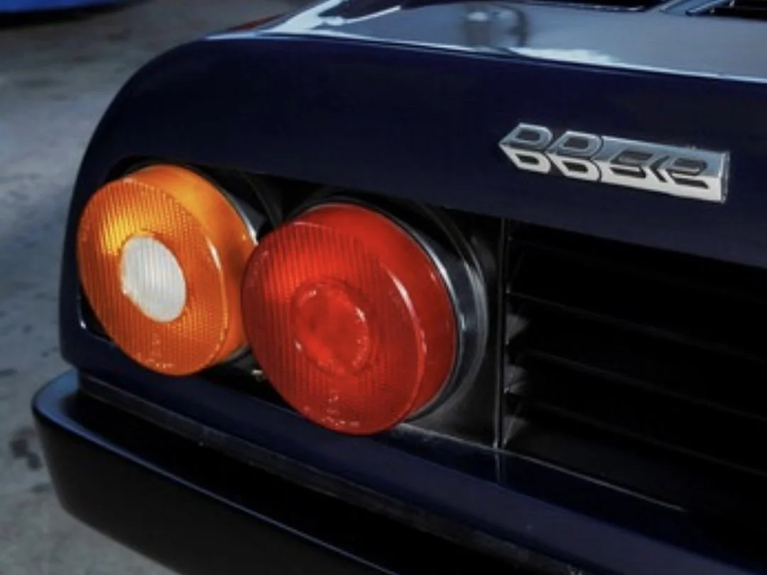 Rear taillight of Blue 1979 Ferrari 512 BB