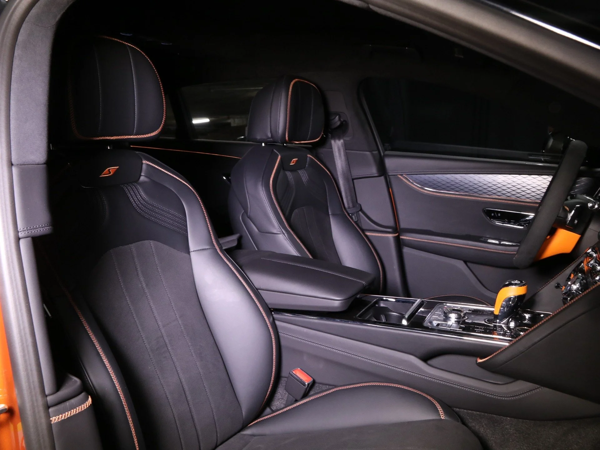New-2024-Bentley-Flying-Spur-S-1732874371-17.jpg