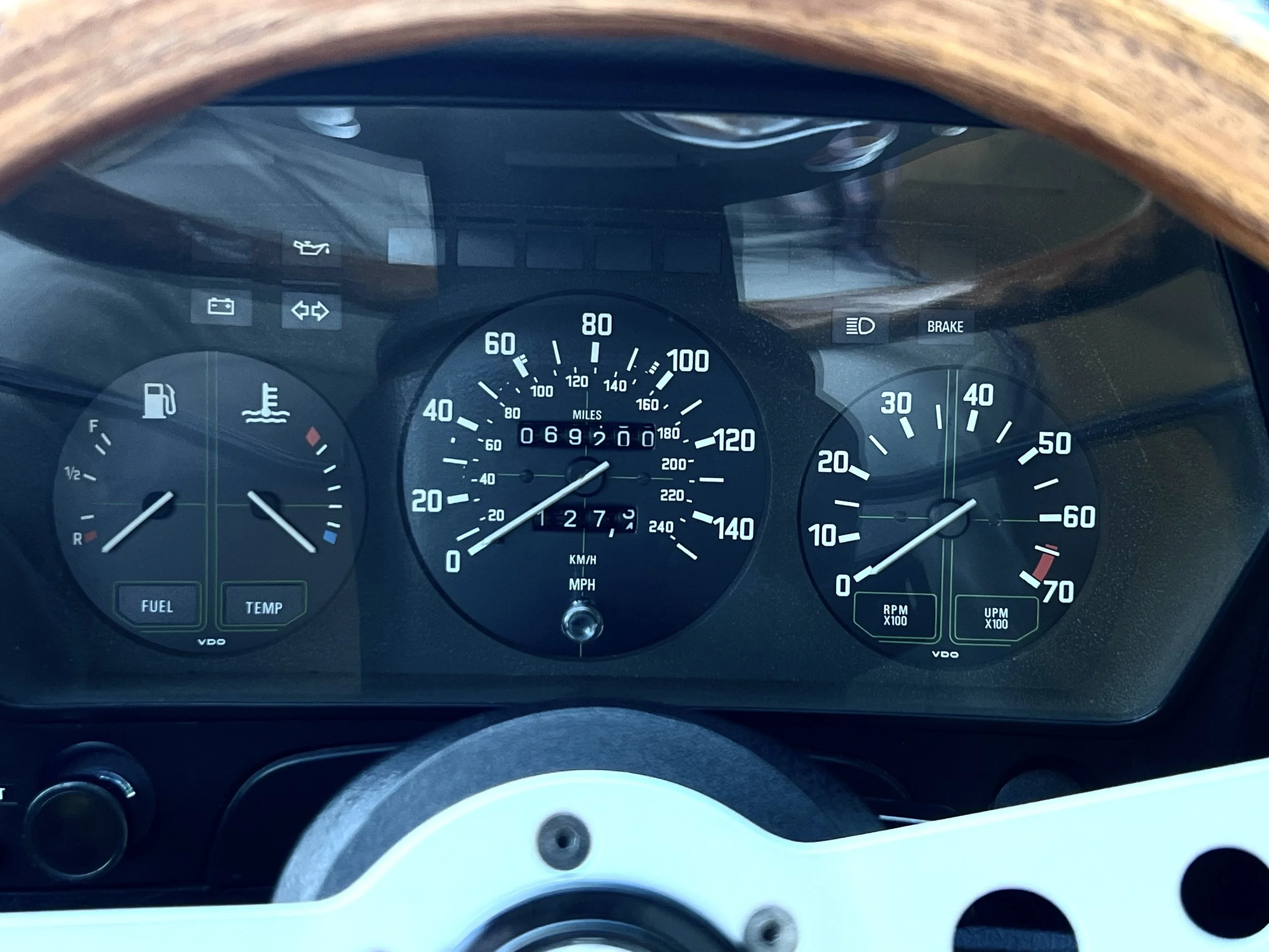 BMW 630 csi car dashboard showing fuel, temperature, speedometer, and tachometer gauges.