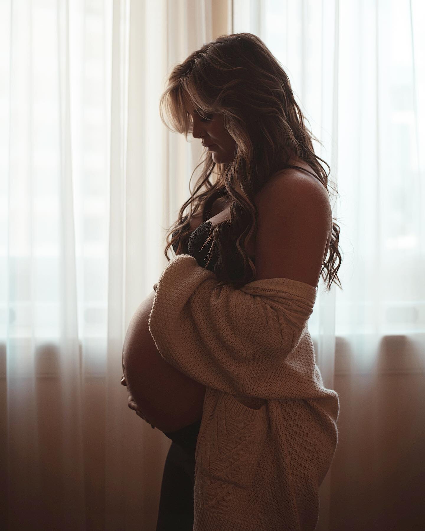 💗 @kattlallier 

#maternityphotography #maternityphotoshoot #maternityshoot #pregnant #maternitypictures #maternity #ymmphotographer #fortmcmurrayphotographer