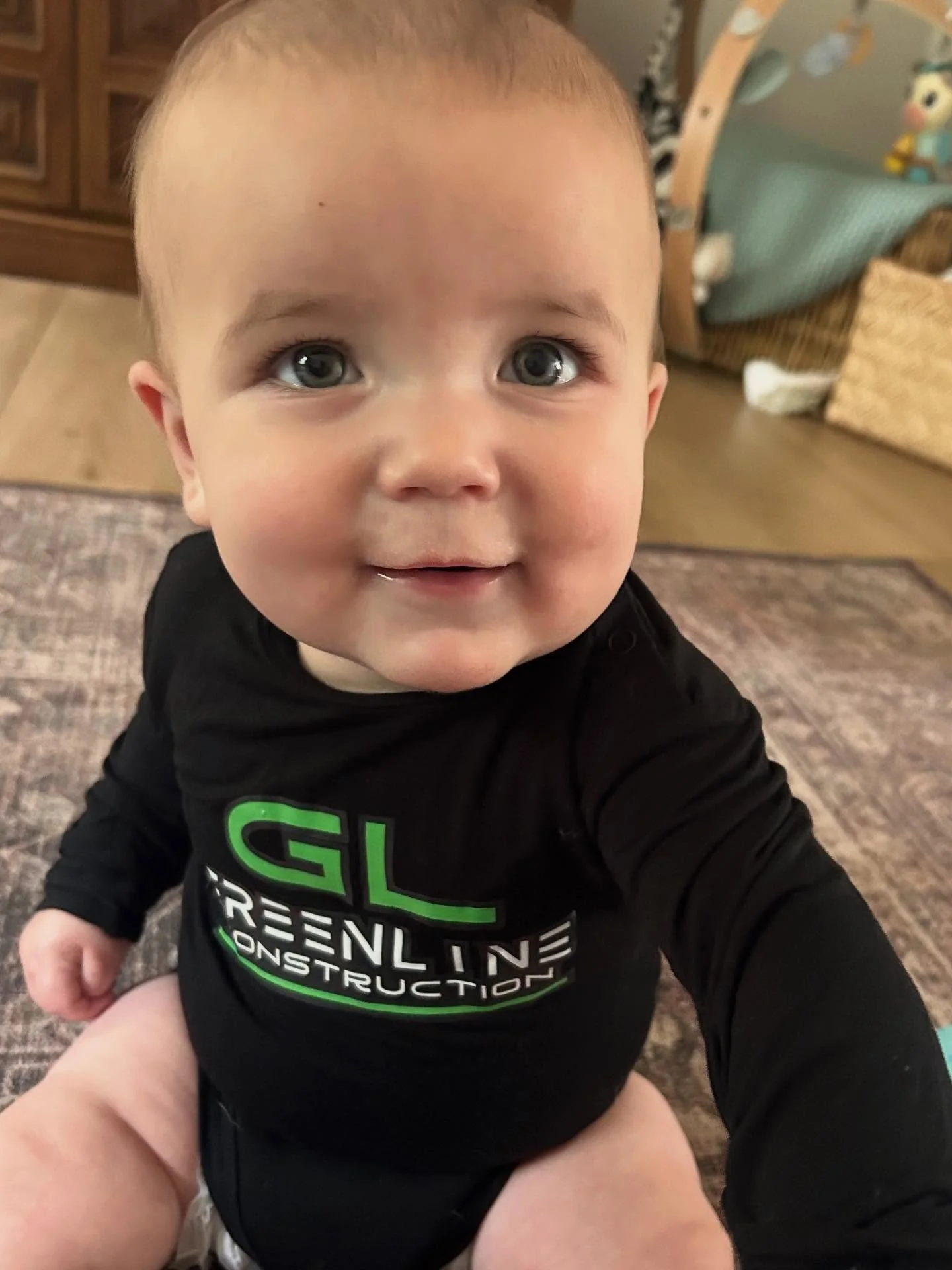 Happy Monday from @greenlineconstructionco!

We are currently scheduling Fall + Winter projects. Kitchens, baths and interior renovations are our specialty this season. Give this guy a call at (412) 789-8838 to get on our schedule.
