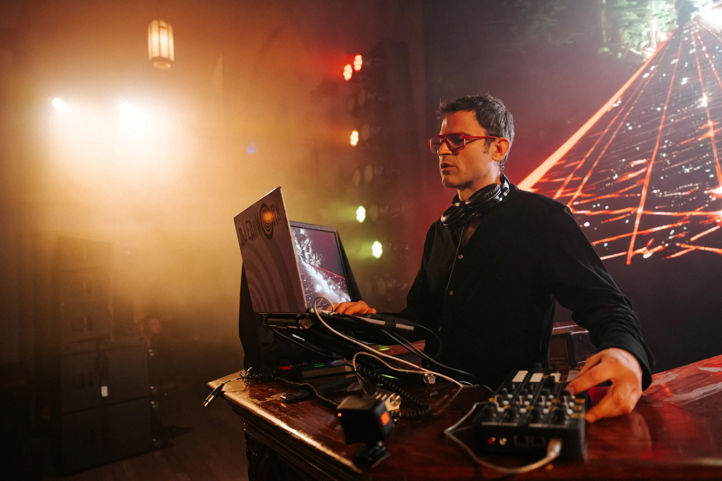 Chris_Nate_10Y_Anniversary2025_0816_215413-7197_SAG (1).jpg