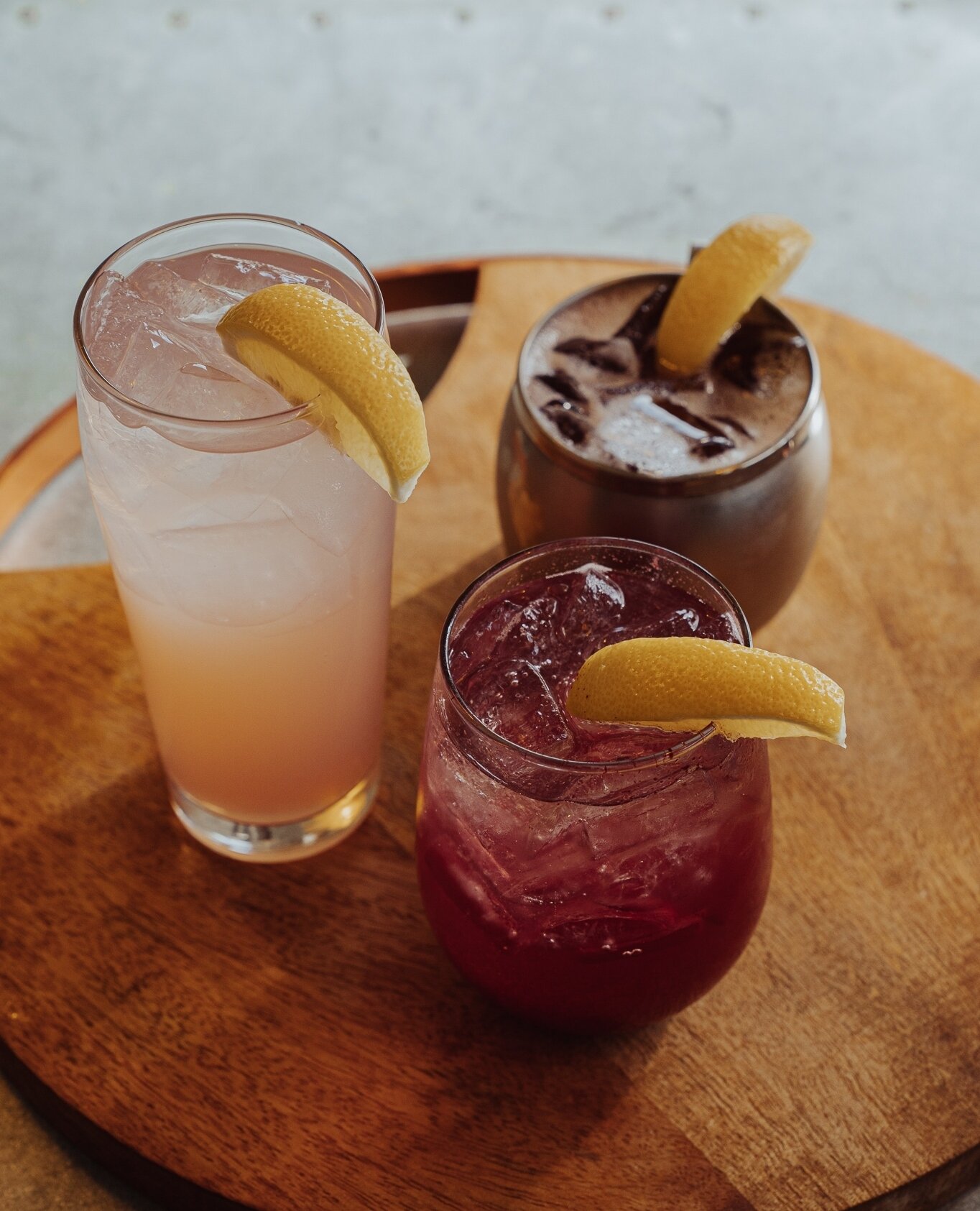 Our brunch signature cocktails pair perfectly with sweet or savory 🥂⁠
.⁠
.⁠
.⁠
.⁠
.⁠
#lindeyslakehouse #flatseastbank #instafood #restaurant #delicious #foodporn #lunch #dinner #yummy #foodphotography #drinks #eatlocal #happyhour #tasty #fall #foodp