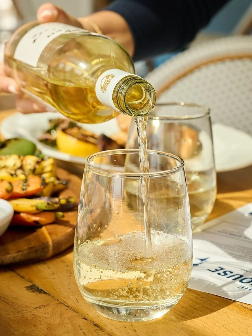 It&rsquo;s a white wine kinda week. 🥂 `