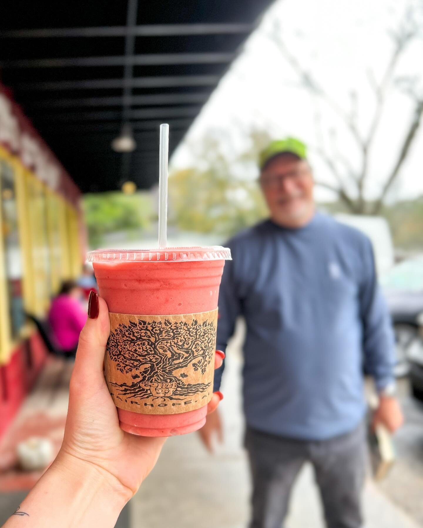 It might be cloudy outside but you guys always brighten our day. ☀️ 

#strawberrysmoothie #smiles #stormyweather #thecoffeeloft #fresh #healthy #shoplocal