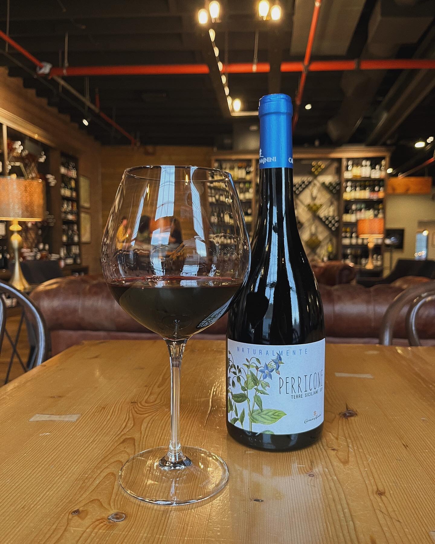 New on the shelves🍷 Sicilian wine from the perricone grape, this natural wine is mixed with  notes of licorice typical of the variety. 

🍴Pairs great with our traditional charcuterie boards or Moroccan Snapper!