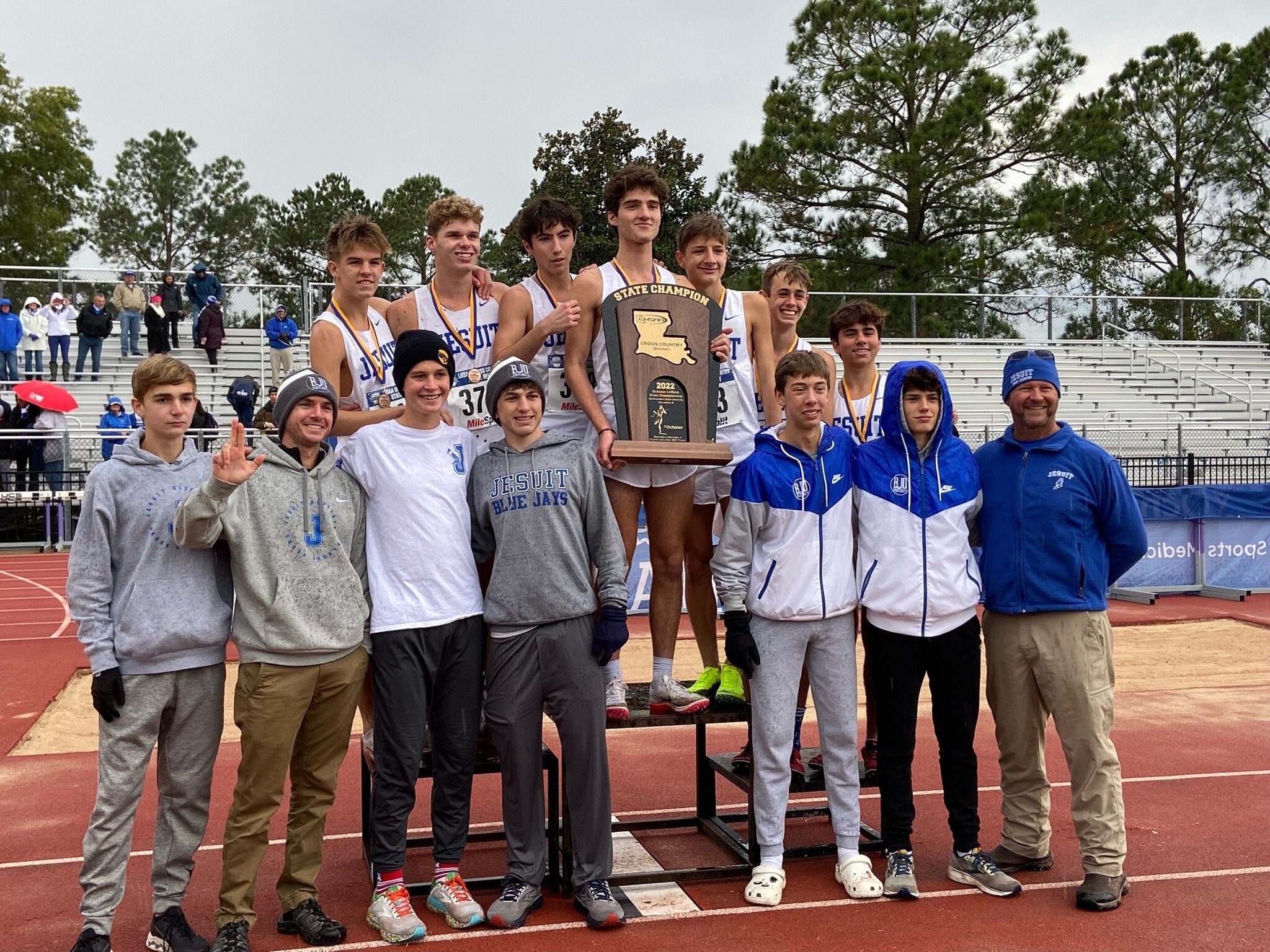 Jesuit of New Orleans swept the Top 5 finishes for a perfect score in Division 1 at LHSAA Cross Country Meet. Brother Martin, New Orleans finished second. Brother Martin is coached by Drew Haro, brother of our sideline reporter, Lauren Haro.