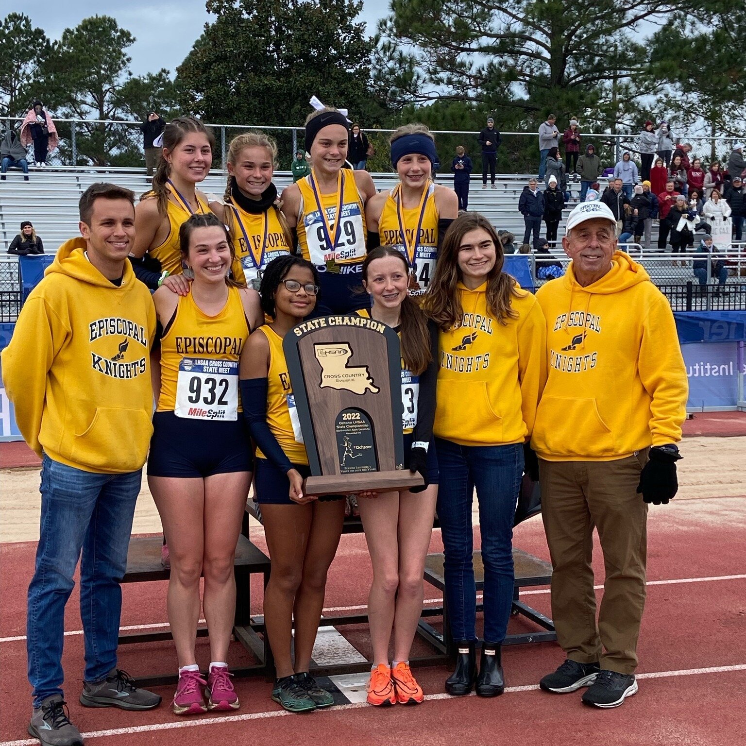 Baton Rouge teams take State Cross Country Titles in Divisions 1 and 3!
Congratulations to Episcopal and St.Joseph's Academy girls teams for fantastic day at the races!