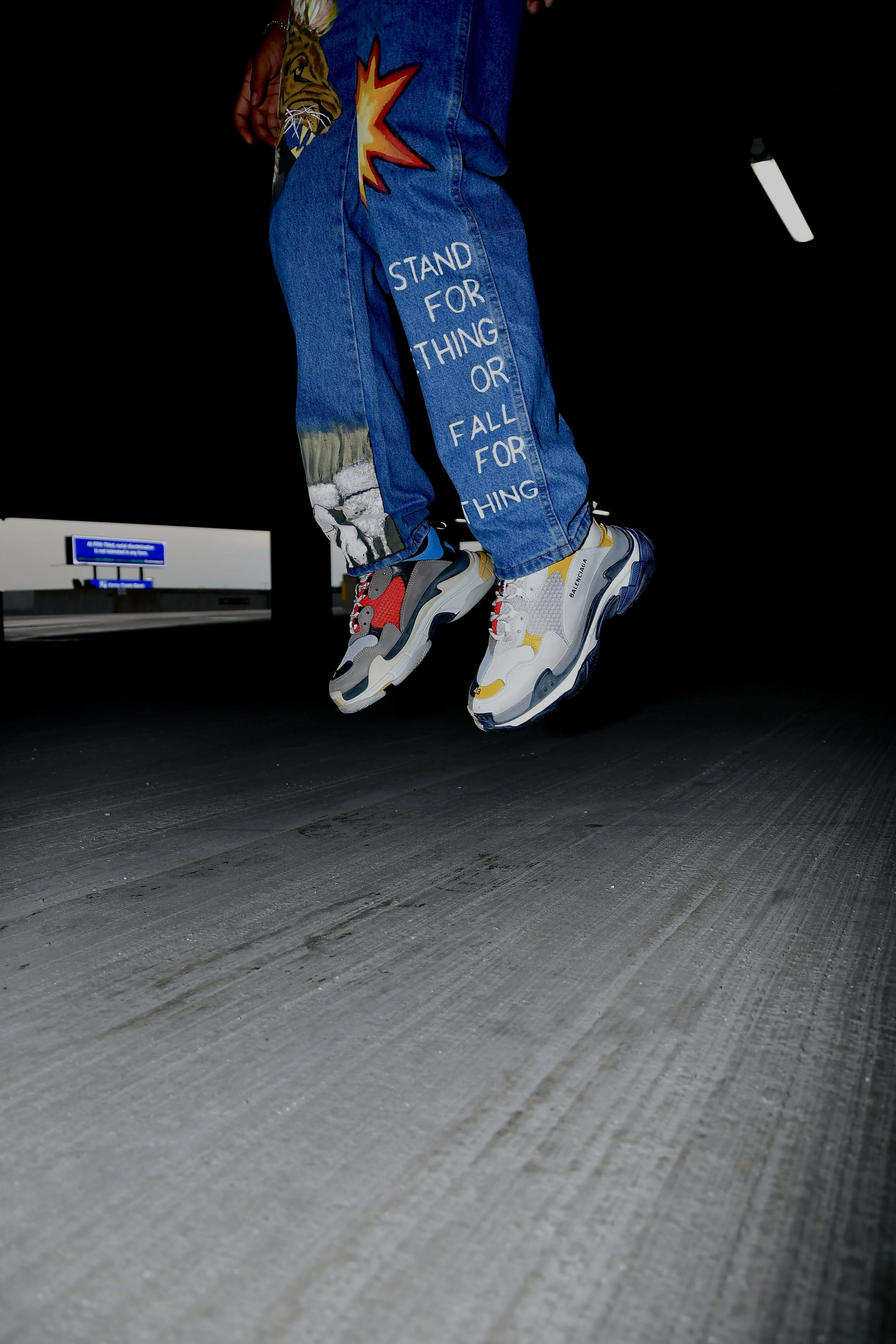 FOLLOW & LEAD