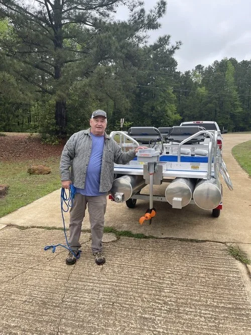 How Much Does a Pontoon Boat Weigh? Weight Guide by Size