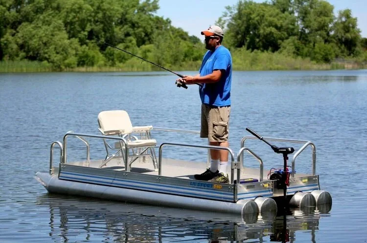 Best Trolling Motor for Pontoon Boats: Size and Power Guide