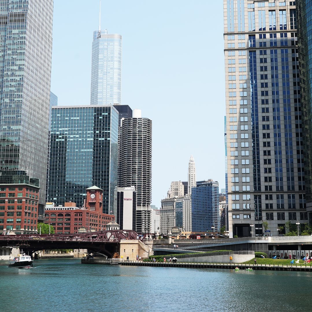 Starting the day with the Chicago River&rsquo;s stunning vistas? That&rsquo;s grown-up playtime at its best. 

Nestled in the heart of River North, this waterway isn&rsquo;t just a landmark&mdash;it&rsquo;s a daily dose of beauty for the locals and t