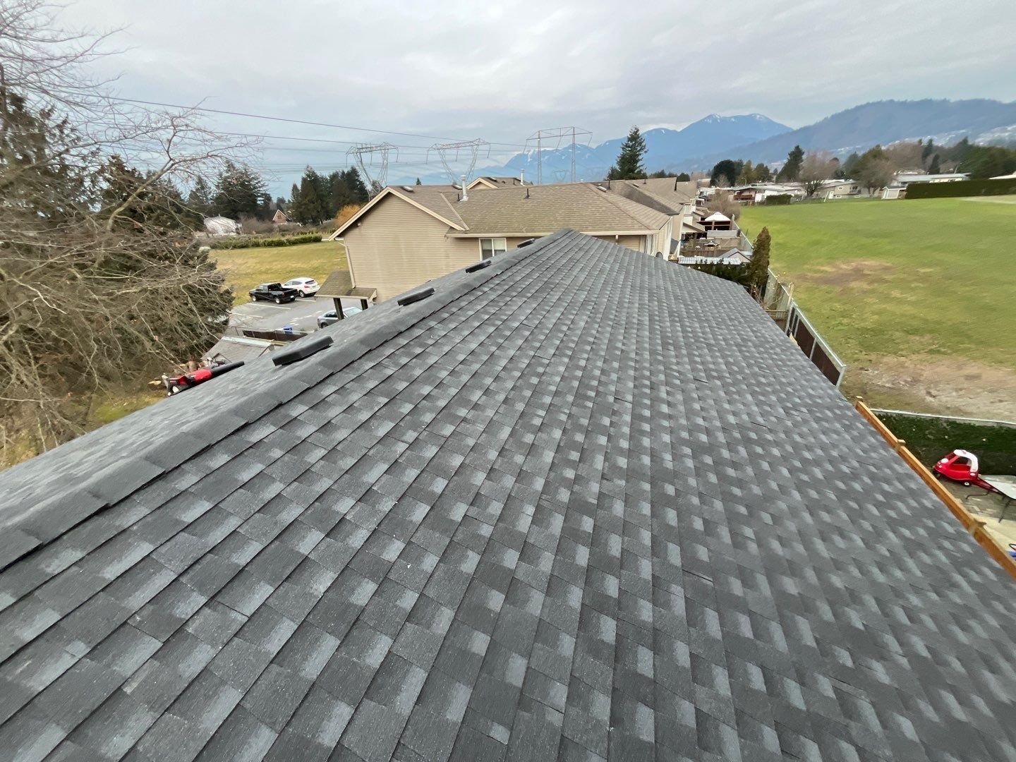 New asphalt shingle roof installation by Top Notch Roofing on a residential home in Chilliwack, BC, designed for long-term durability in Fraser Valley weather conditions.