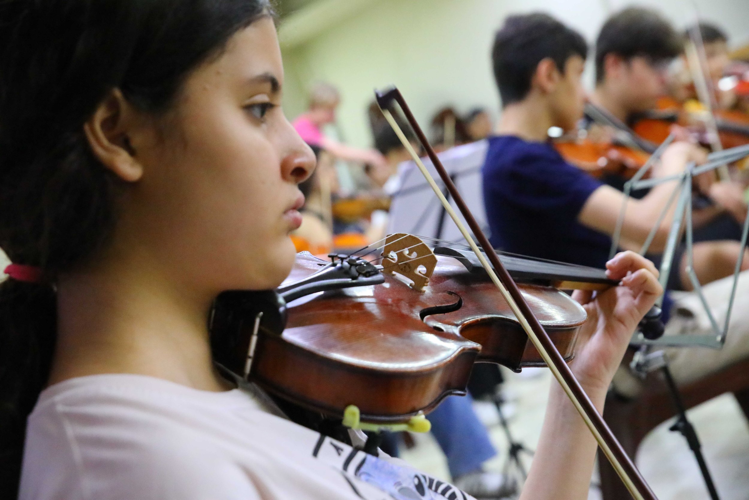Concentrated Violinist Youth Orch SY 26.jpg