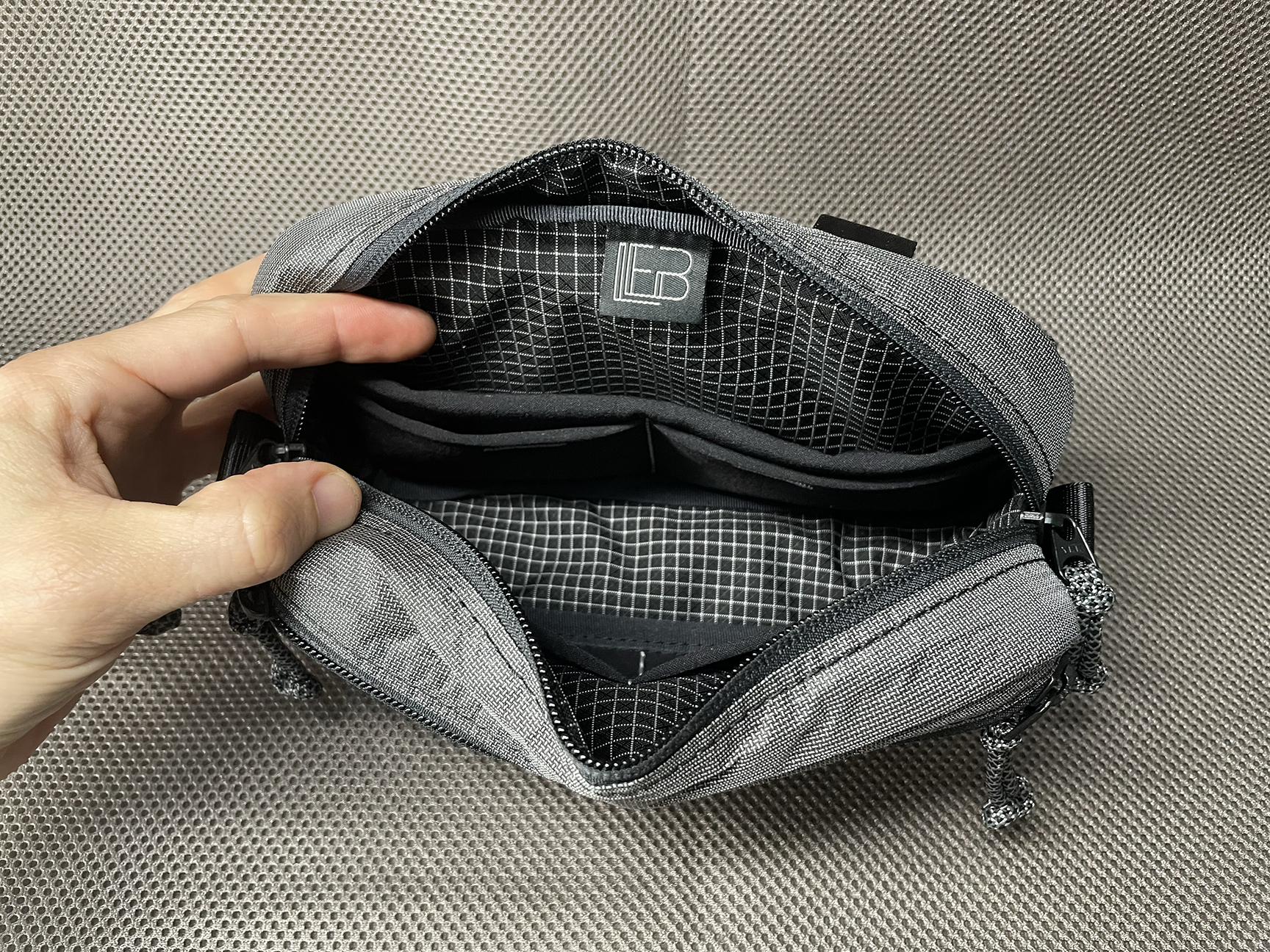 LEB Oct03b Ultra100 Storm Gray UHMWPE Black 04.png