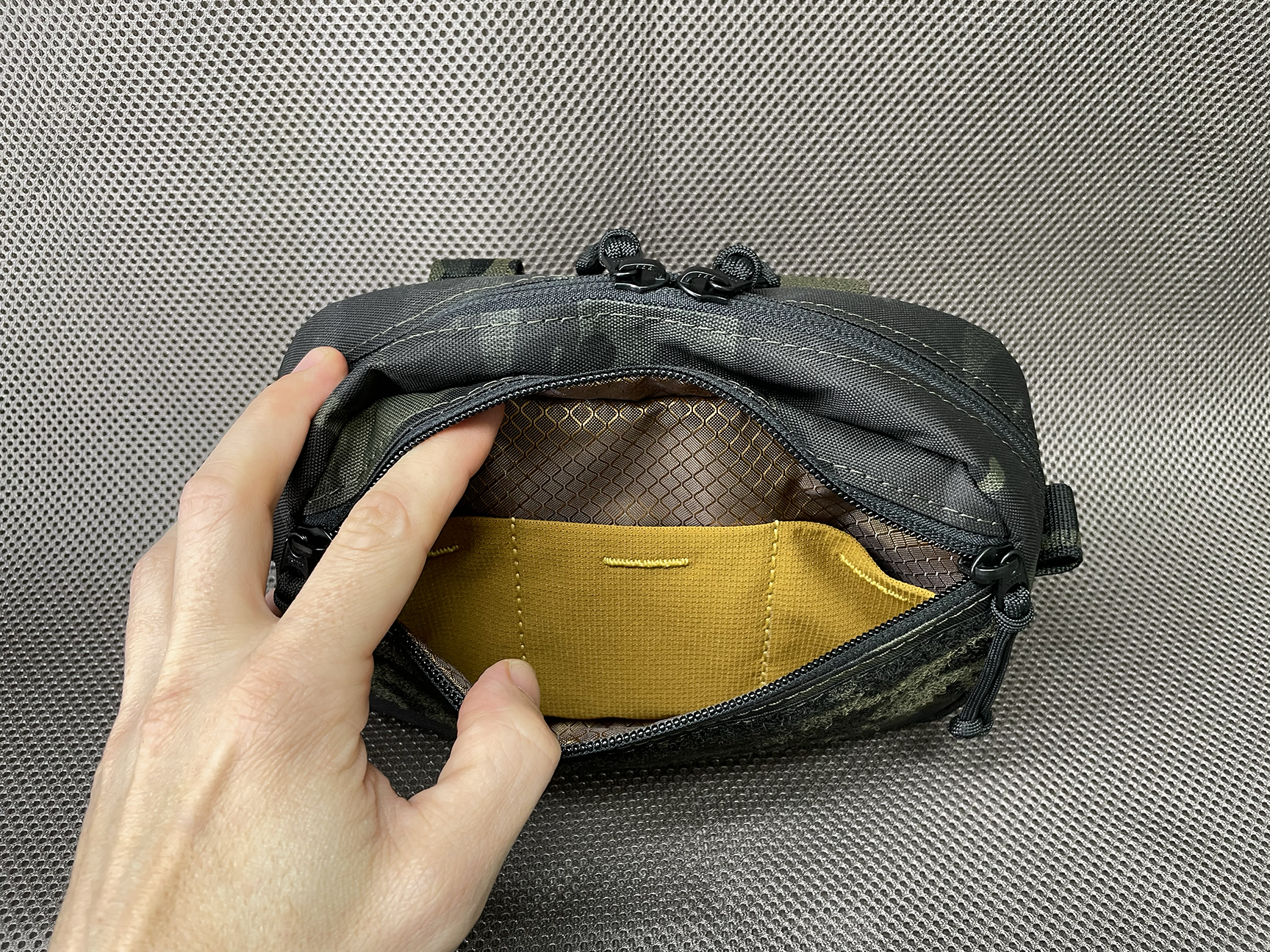 LEB Oct MultiCam Black Diamond Grid Ripstop Brown Gold 03.png