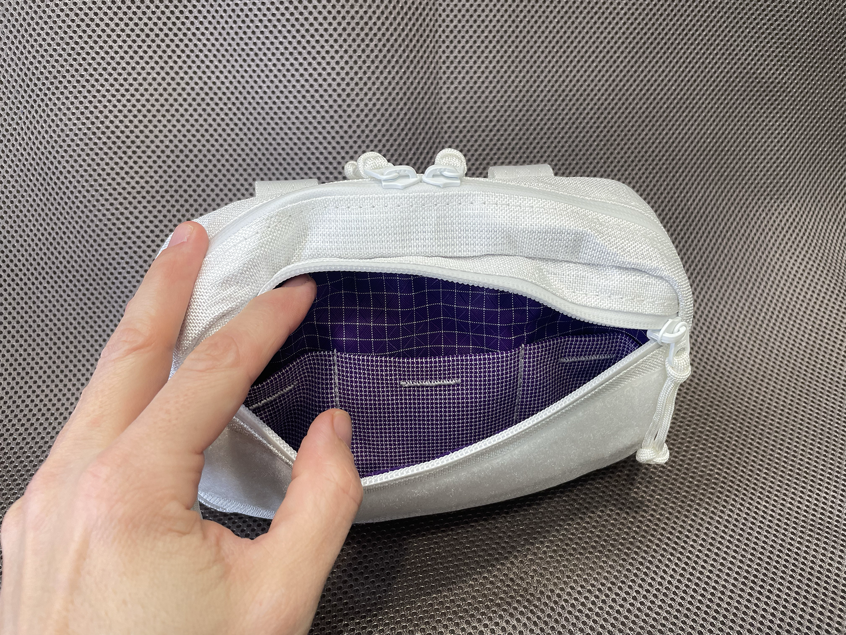 LEB Oct04 Ultra 800 White UHMWPE Purple 03.png