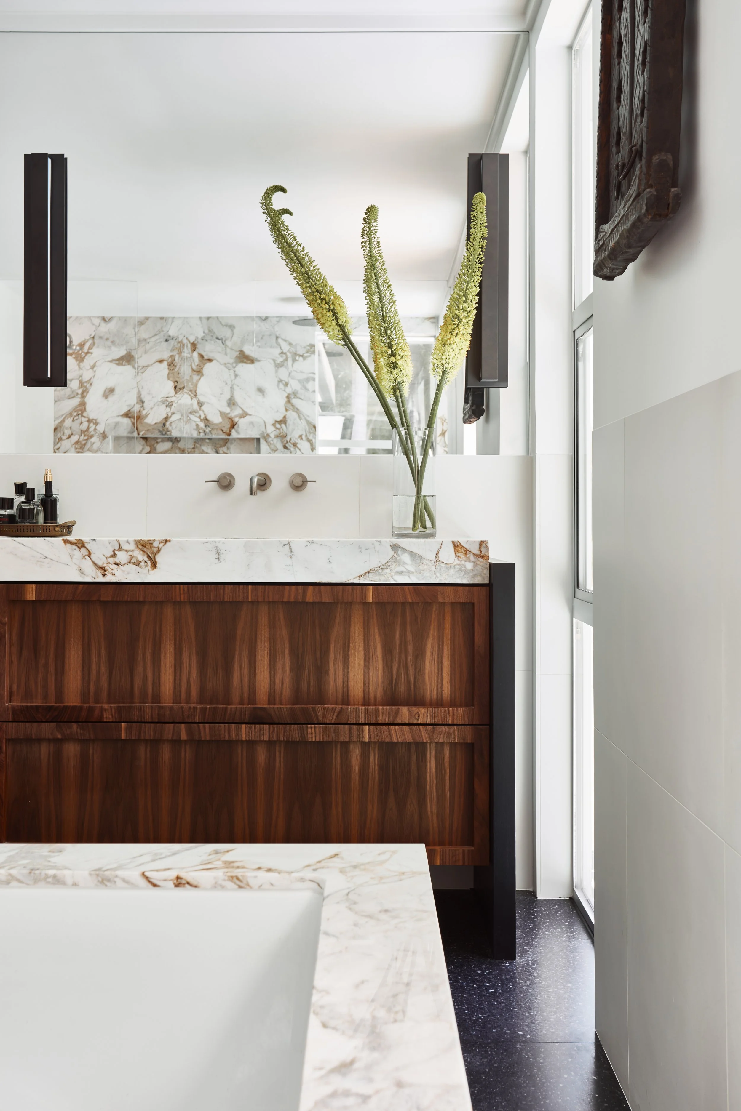 beau-geste-nichols-canyon-ensuite-vanity-cabinet2.jpg