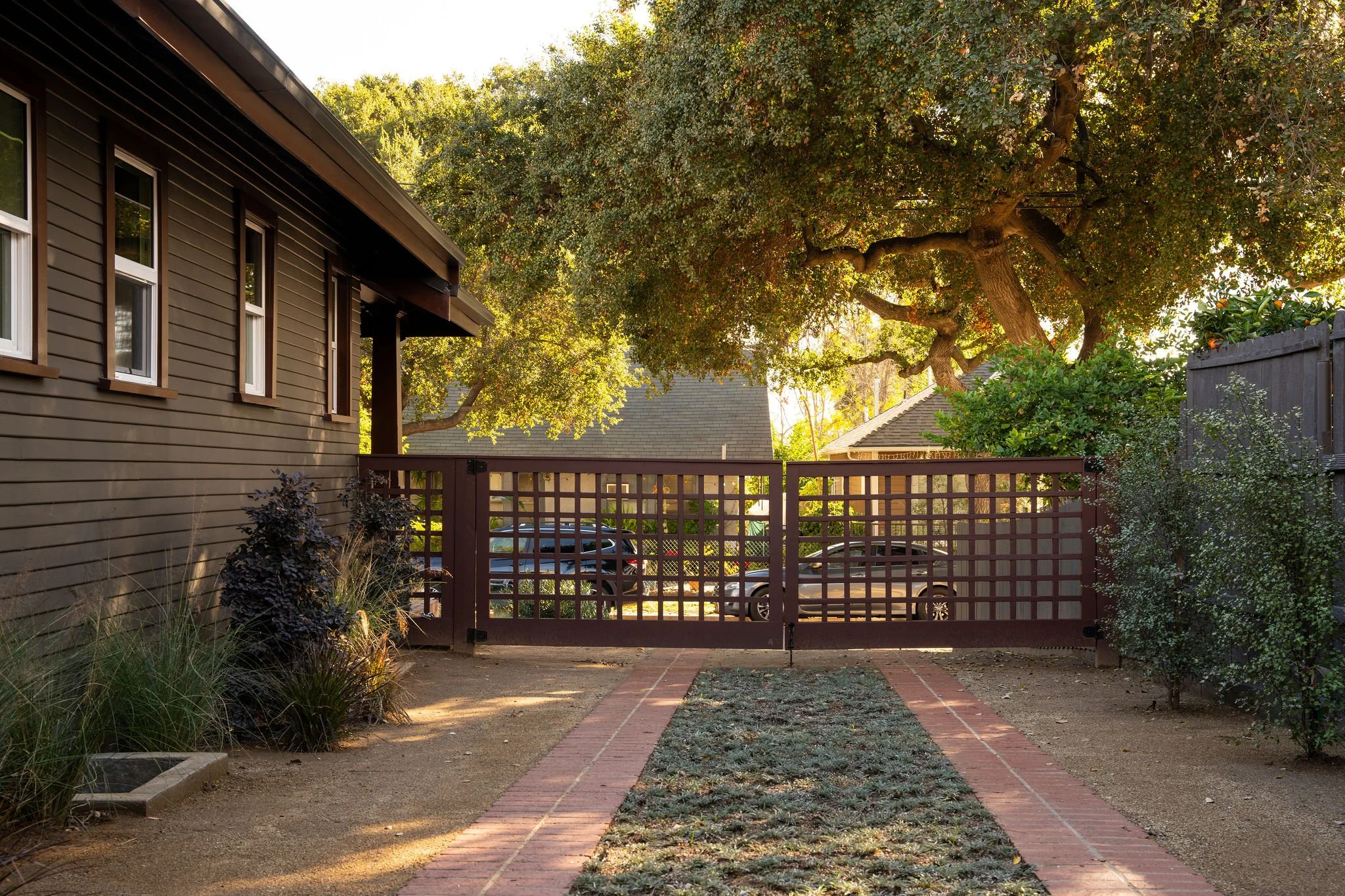 beau-geste-pasadena-craftsman-gate.jpg
