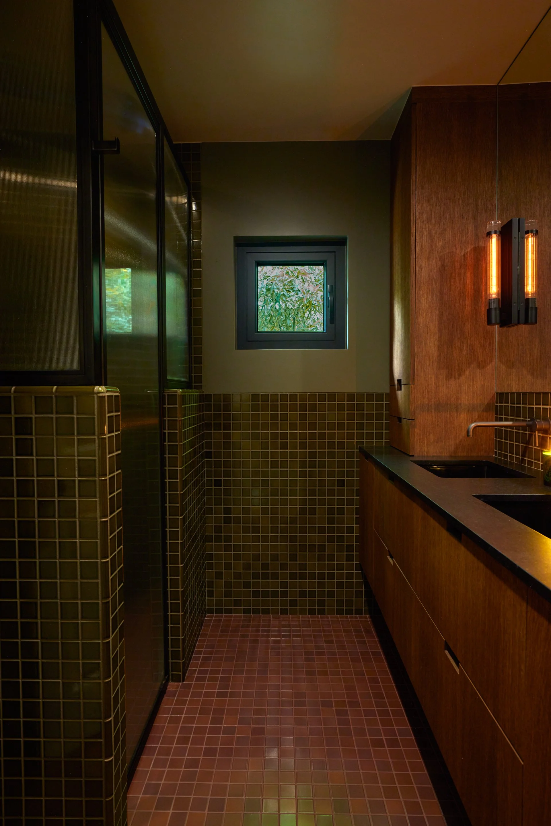 beau-geste-glassell-park-mcm-bathroom.jpg