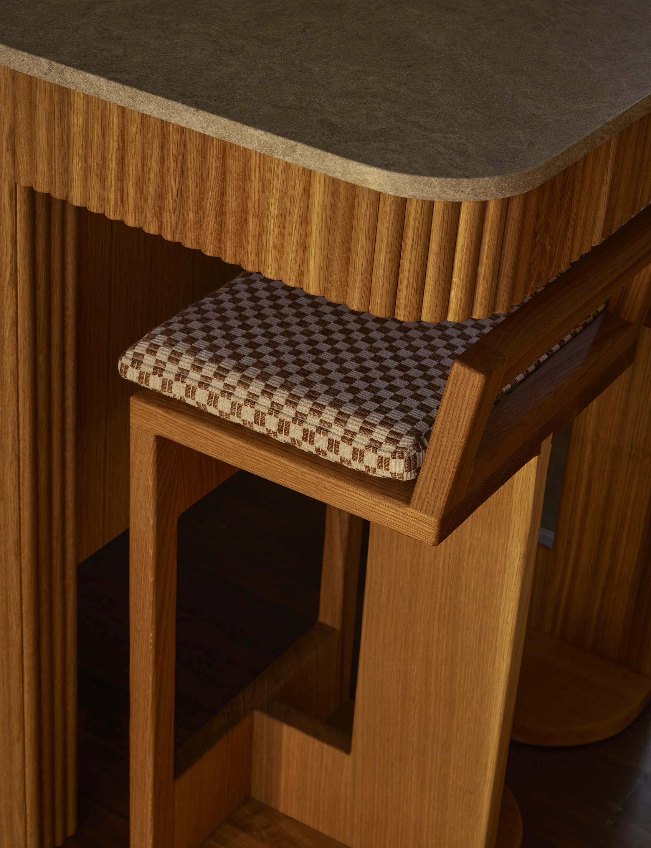 beau-geste_echo-park-contemporary-kitchenstool.jpg