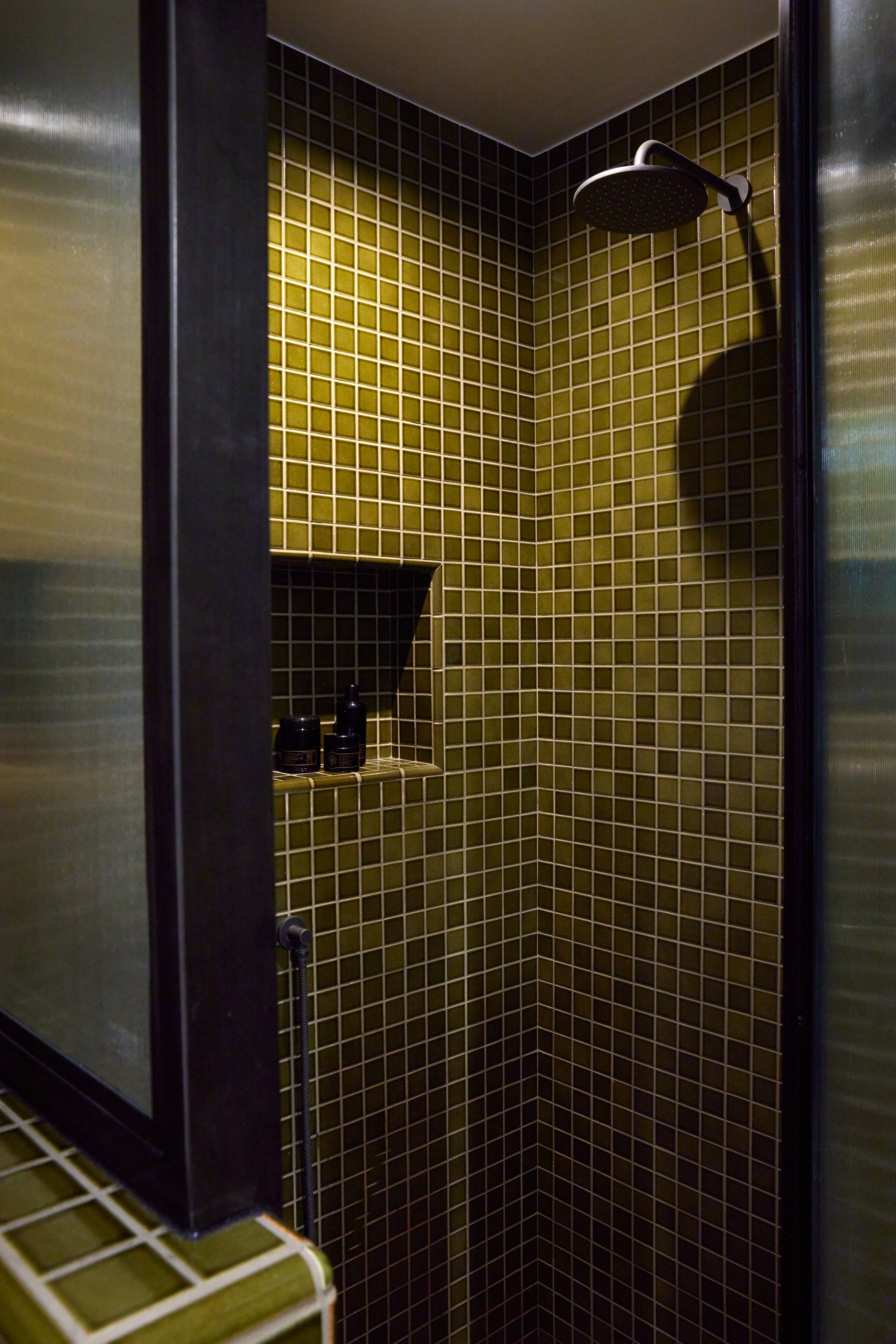 beau-geste-glassell-park-mcm-shower.jpg