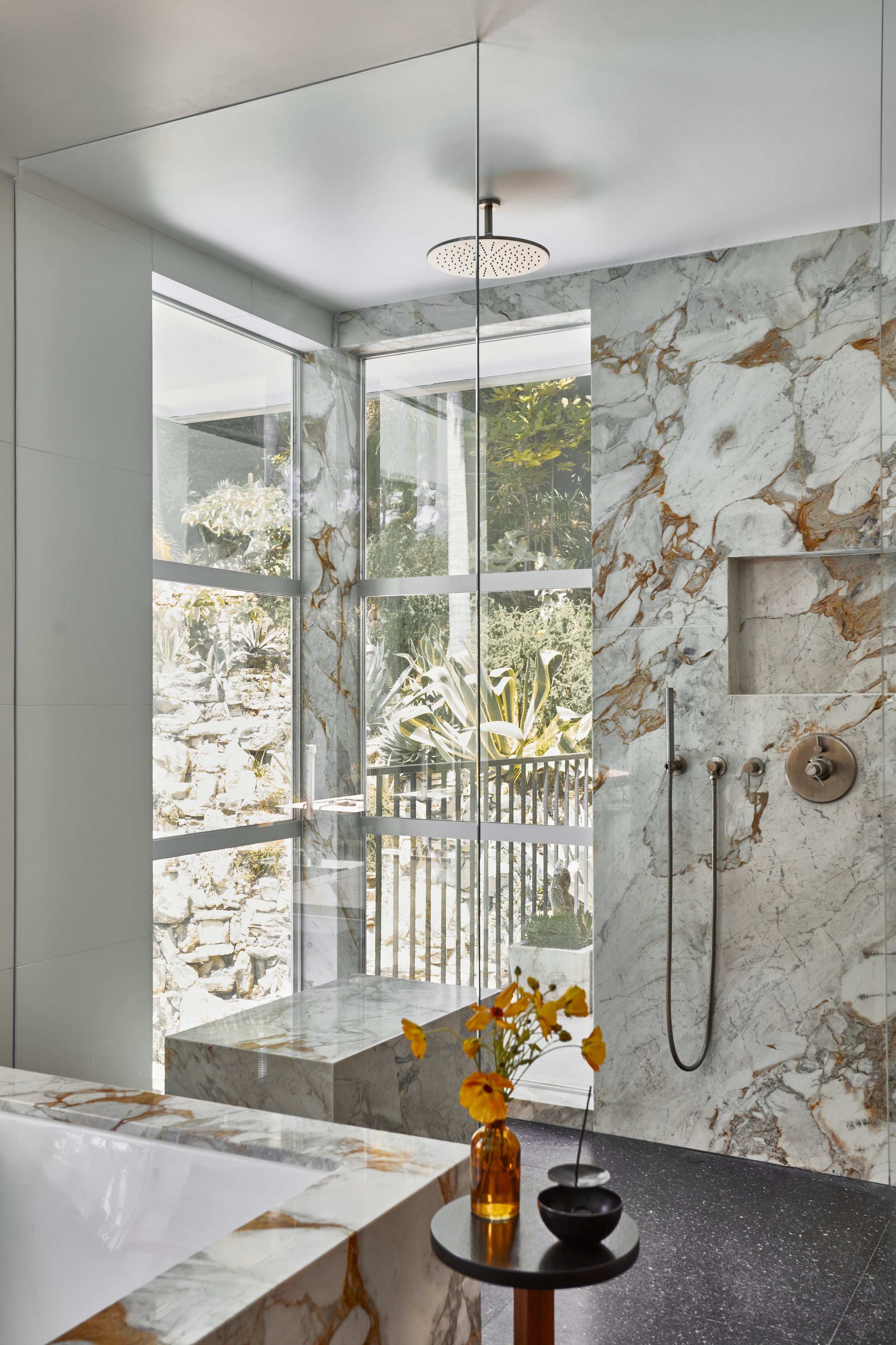 beau-geste-nichols-canyon-ensuite-shower2.jpg