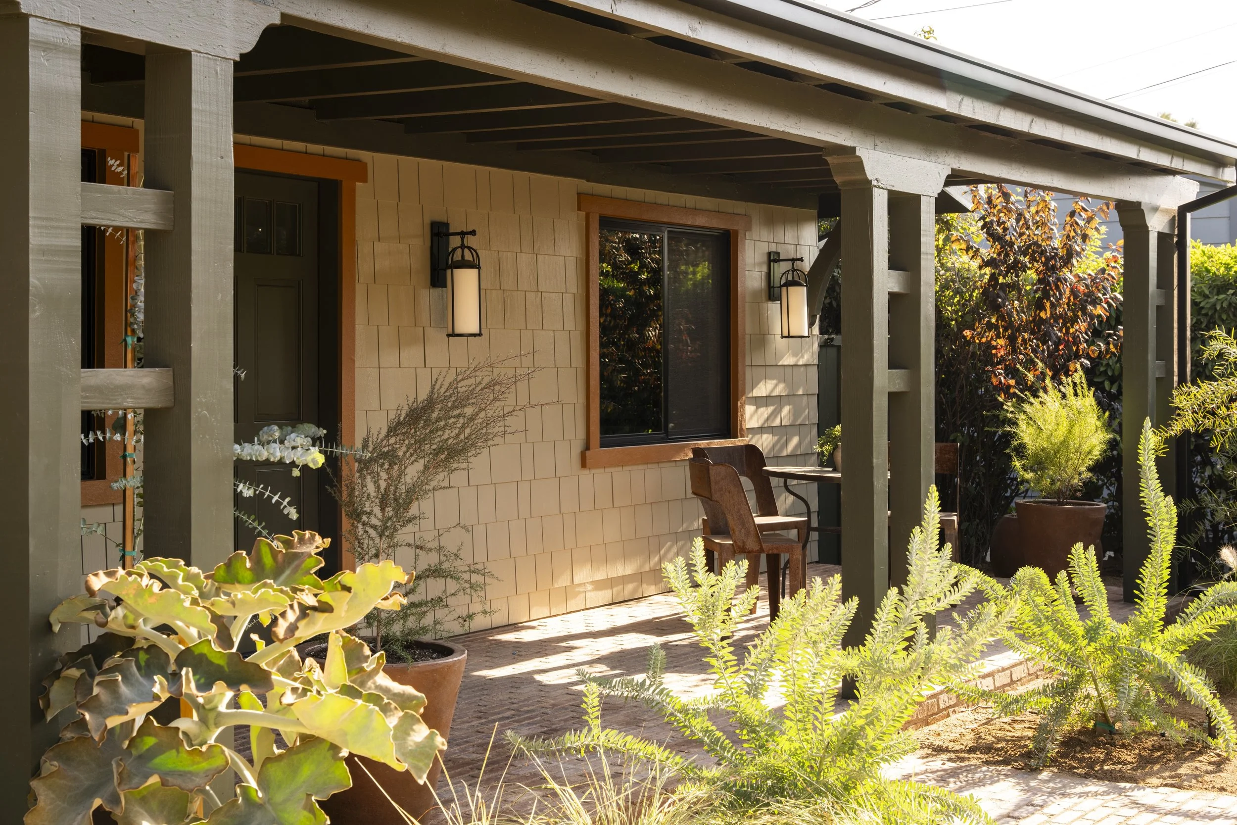 beau-geste-altadena-craftsman-front-porch-1.jpg