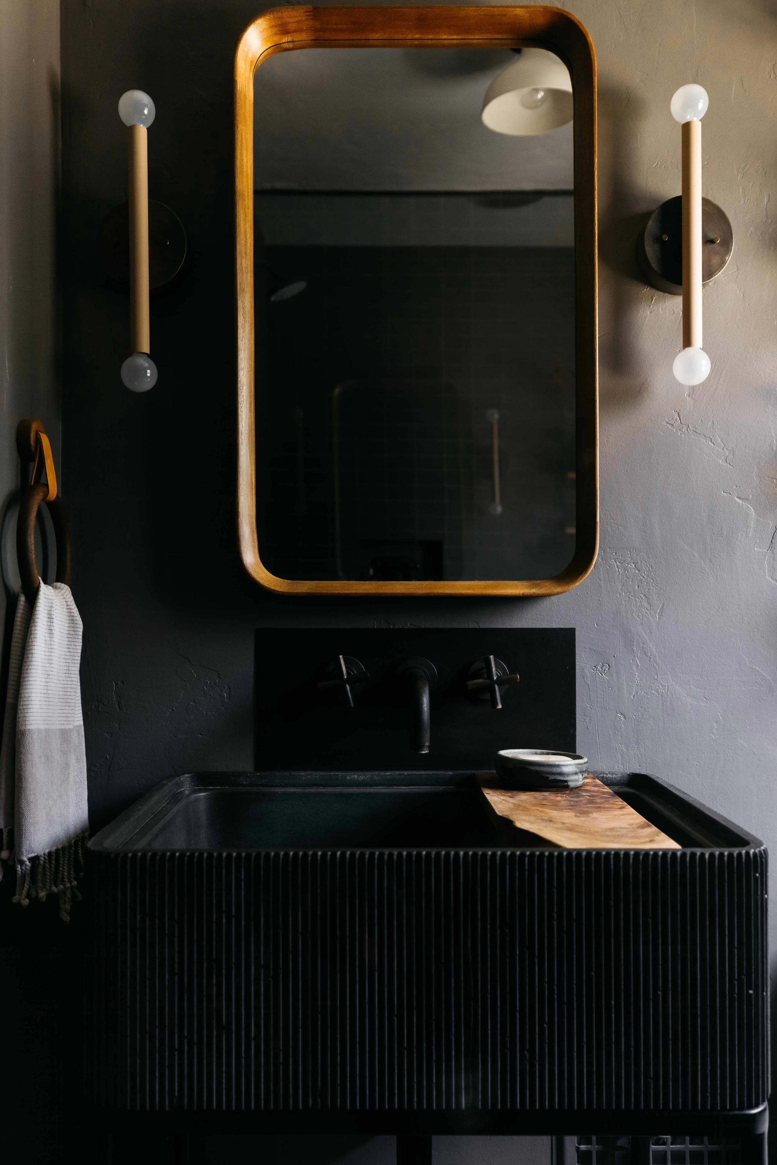 beau-geste-altadena-craftsman-bathroom-vanity.jpg