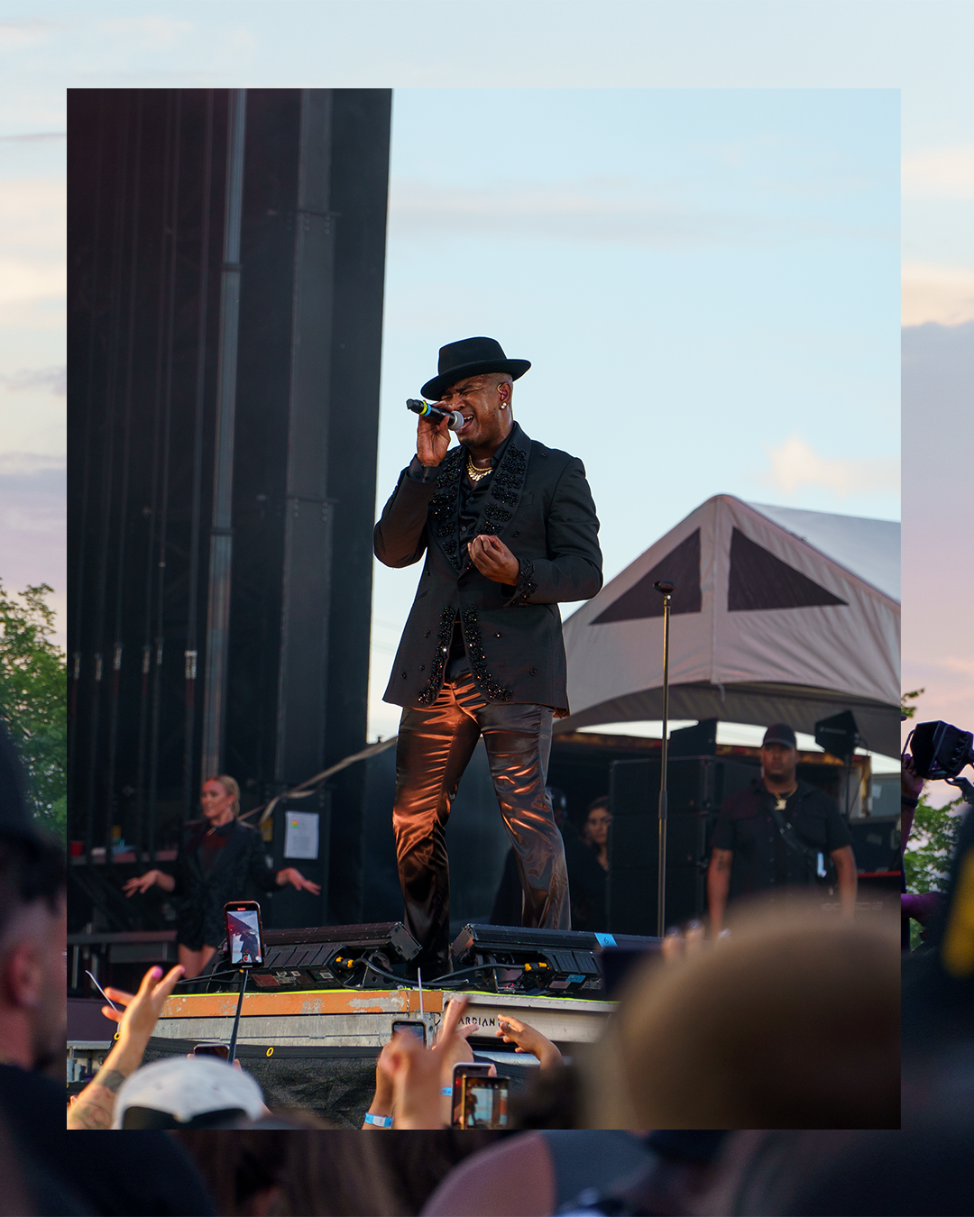 Ne-Yo---Carousel_02.png